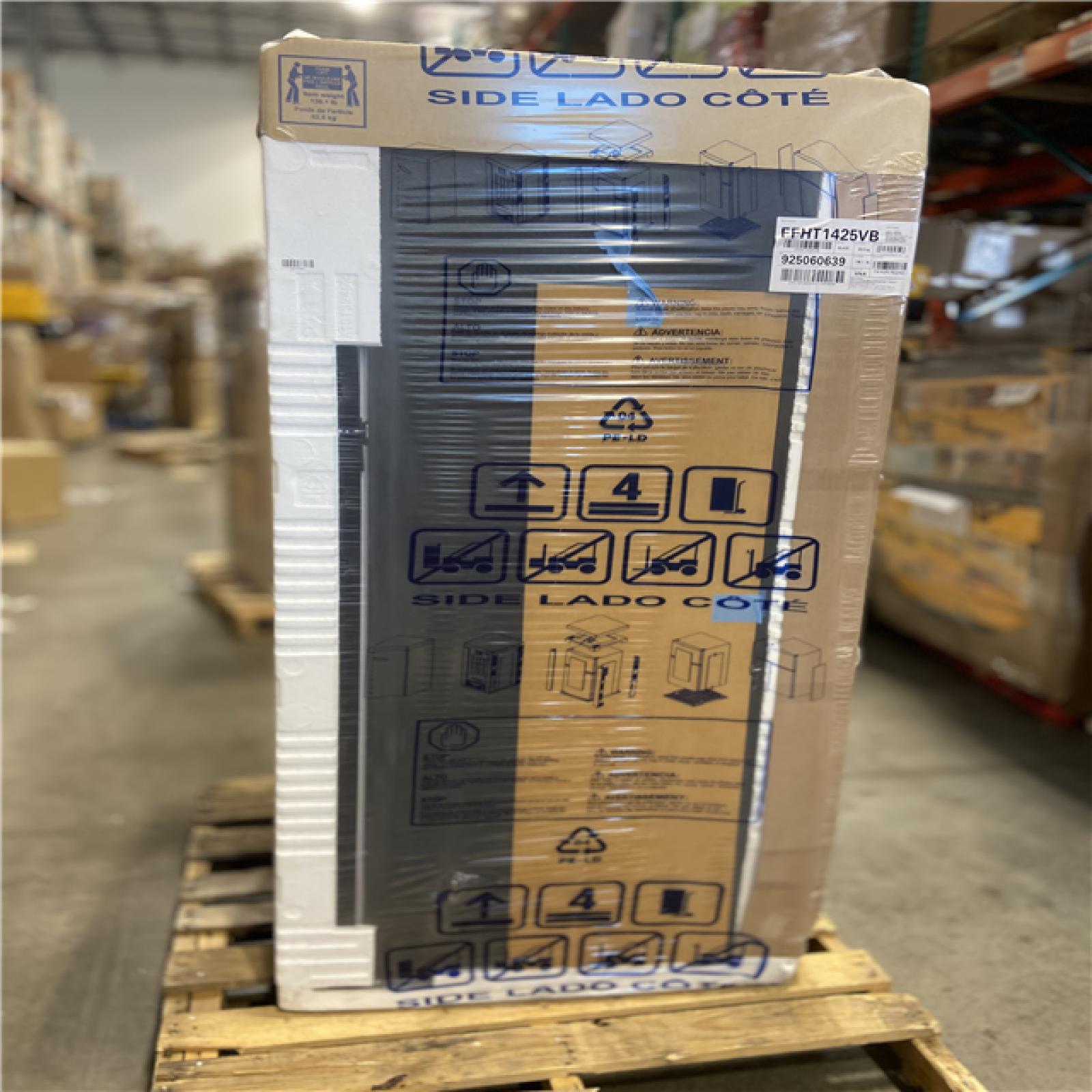 DALLAS LOCATION - Frigidaire 27.6 in. 14 cu. ft. Top Freezer Refrigerator in Black, ENERGY STAR