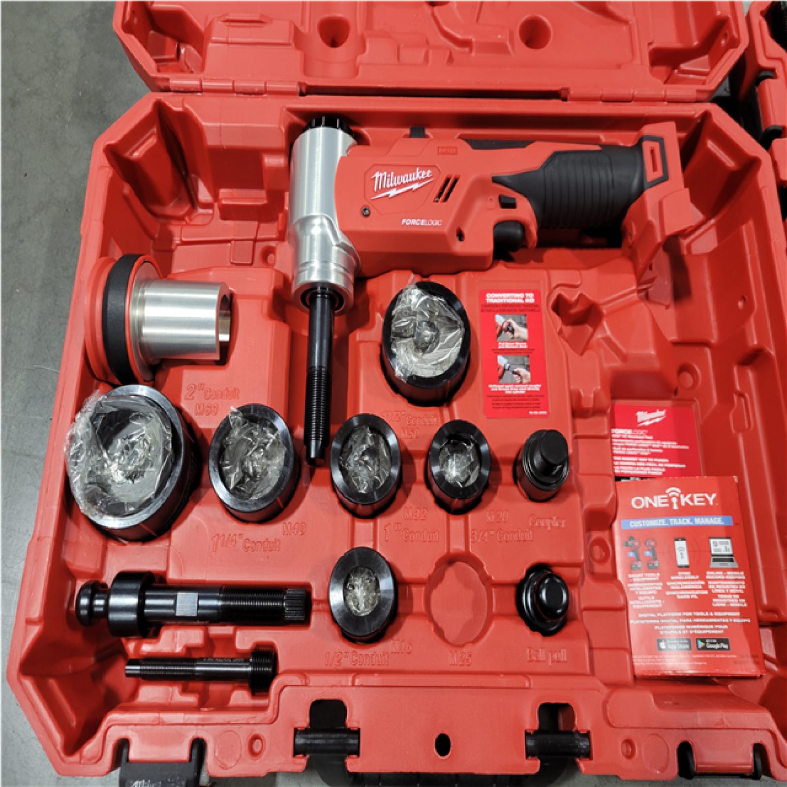 CALIFORNIA AS-IS MILWAUKEE M18 FORCE LOGIC 6T KNOCKOUT TOOL 1/2 W/ PUNCHES & DIES
