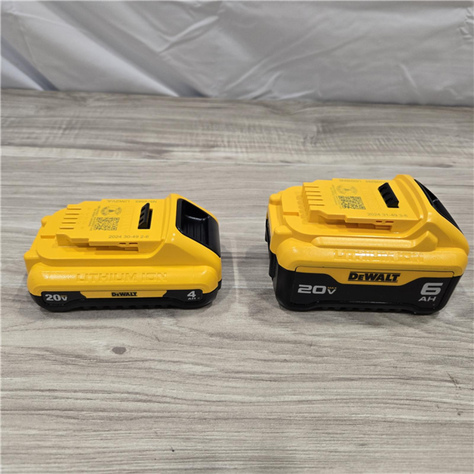 AS-IS DEWALT 20V MAX 6.0Ah and 4.0Ah Battery and Charger Starter Kit