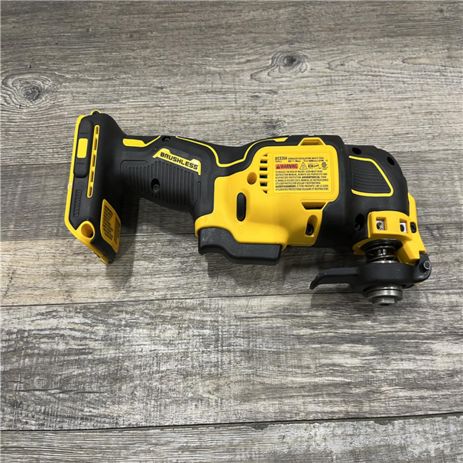 AS-IS DEWALT ATOMIC 20V MAX Cordless Brushless Oscillating Multi Tool Kit