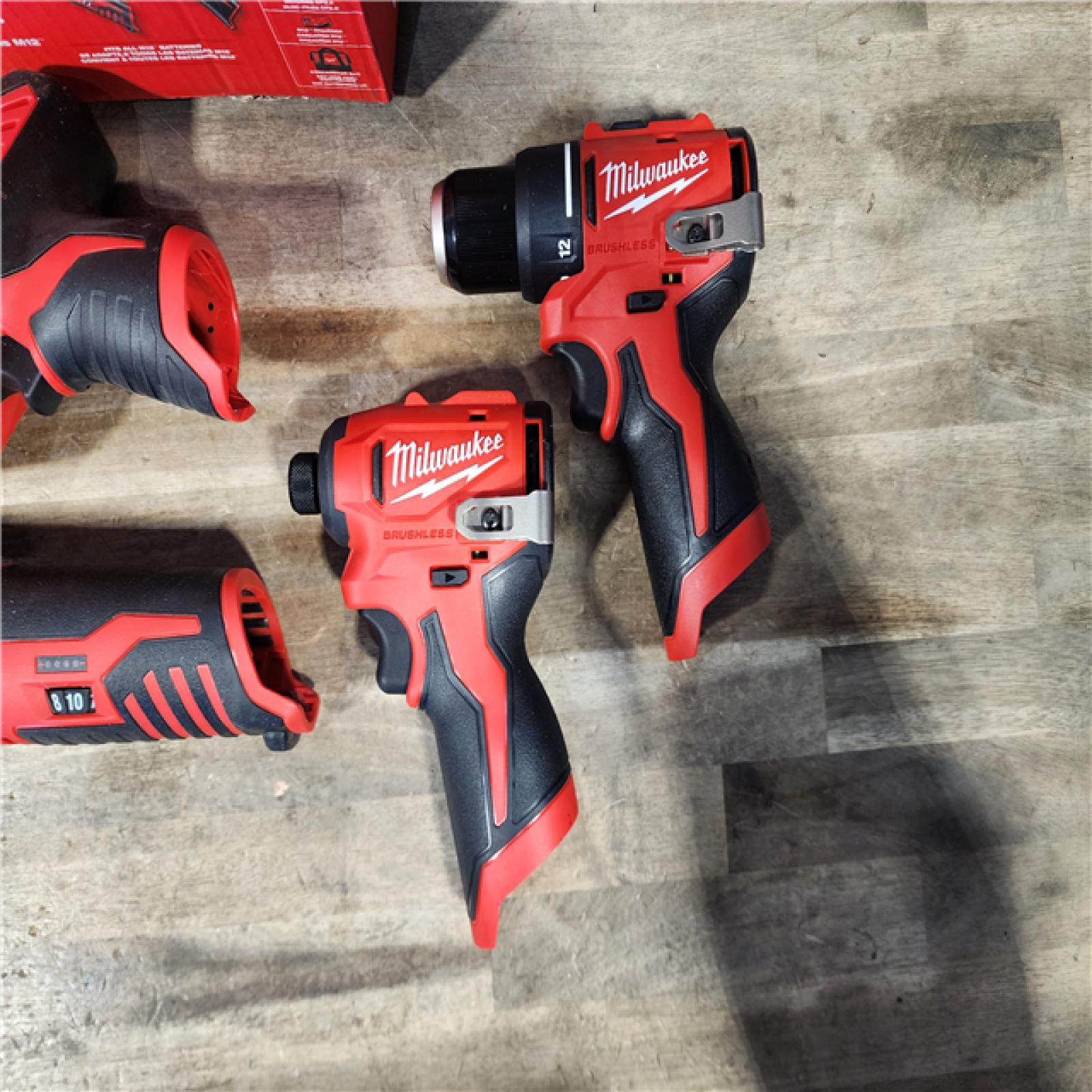 HOUSTON LOCATION - AS-IS MILWAUKEE M12 4 TOOL COMBO KIT