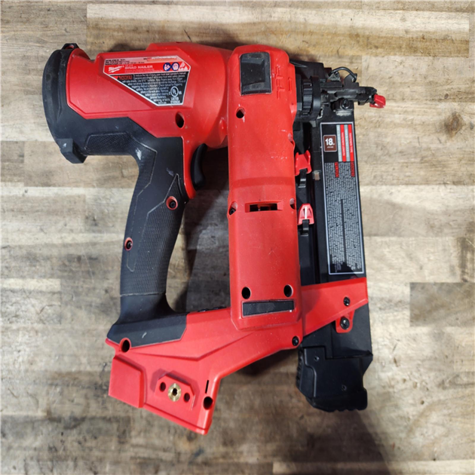 HOUSTON LOCATION - AS-IS Milwaukee M18 FUEL 18 Gauge Brad Nailer (TOOL ONLY)