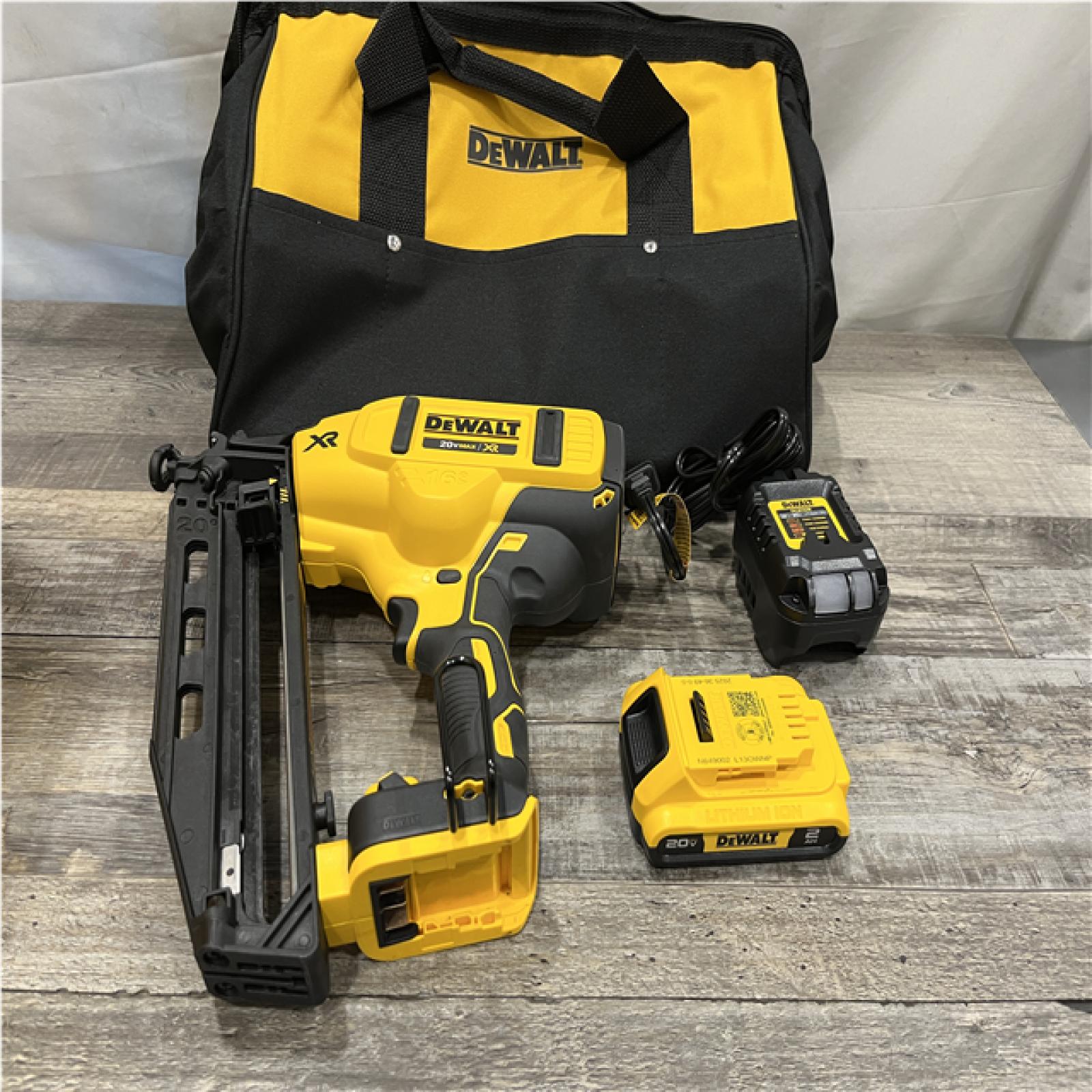 AS-IS DEWALT 20V MAX XR 16-Gauge Electric Cordless Angled Finishing Nailer Kit