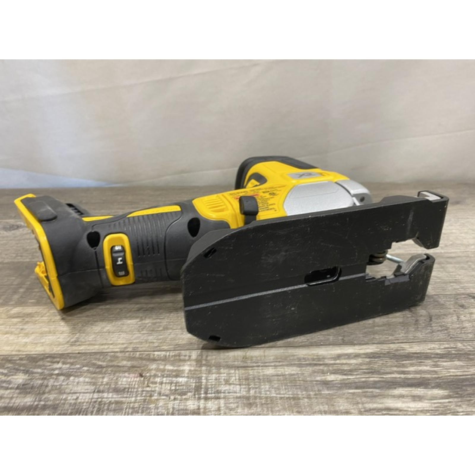 AS-IS DEWALT 20V MAX XR Cordless Barrel Grip Jigsaw (Tool Only)