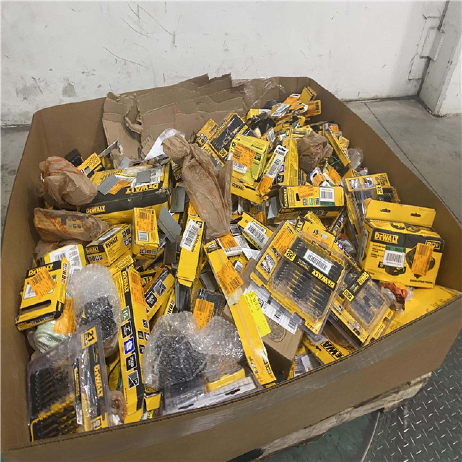 DALLAS LOCATION- AS-IS TOOL PALLET