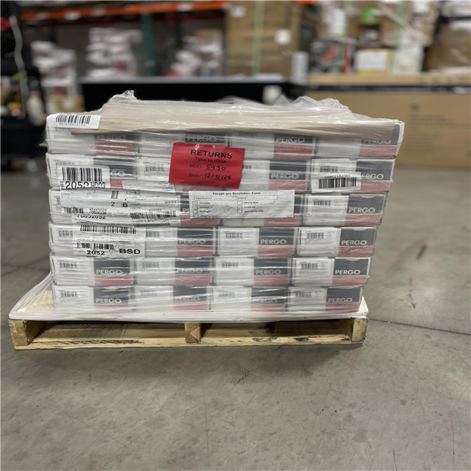 DALLAS LOCATION - Pergo Outlast+ Java Scraped Oak 12 mm T x 6.1 in. W Waterproof Laminate Wood Flooring PALLET-(24 UNITS)