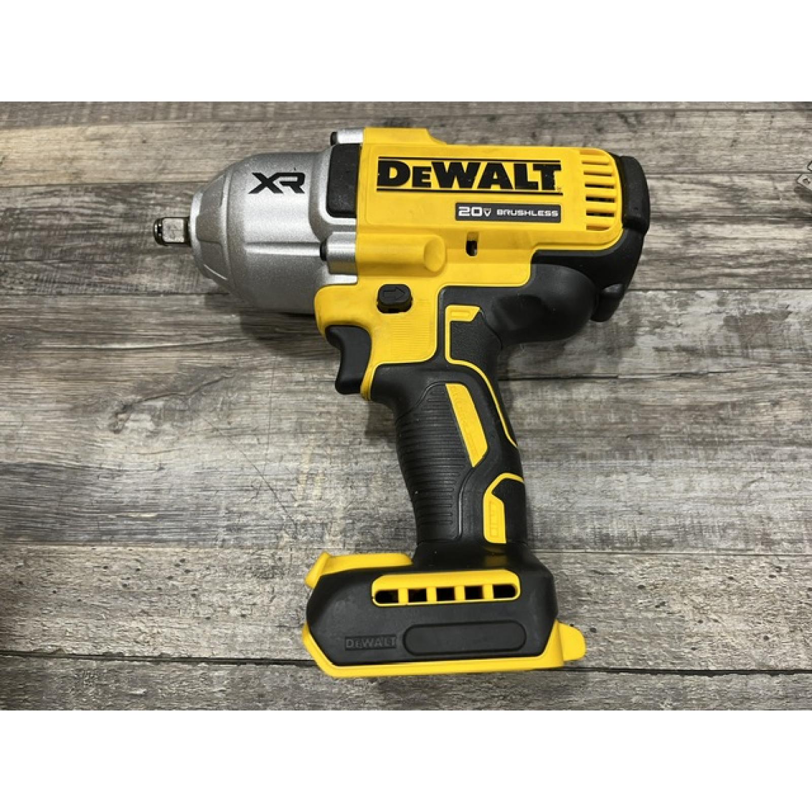 AS-IS DEWALT 20V MAX Lithium-Ion Cordless 1/2 in. Impact Wrench Kit