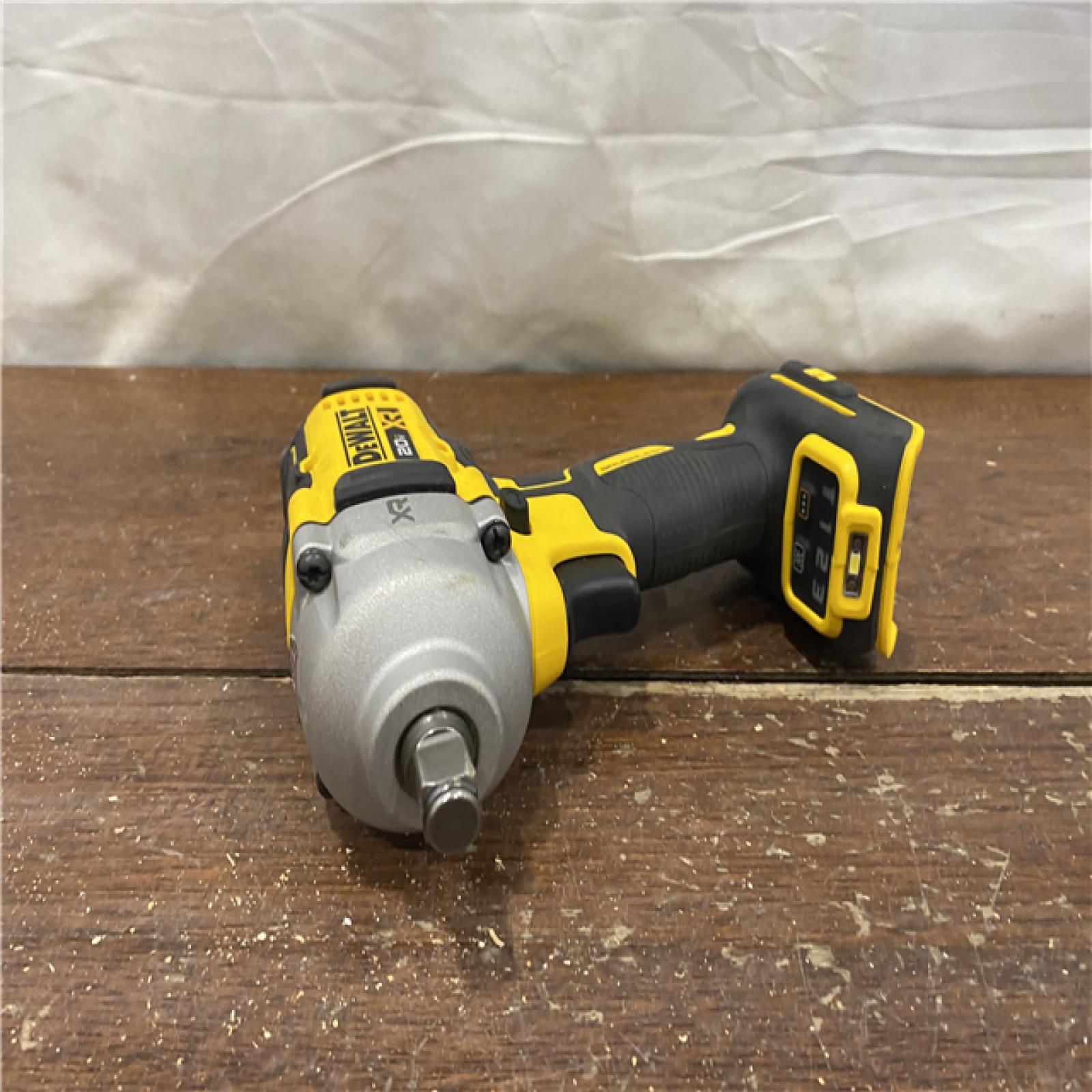 AS-IS Dewalt 20v Max 1/2  Mid-range Impact Wrench  Hog Ring  Tool Only (dcf891b)
