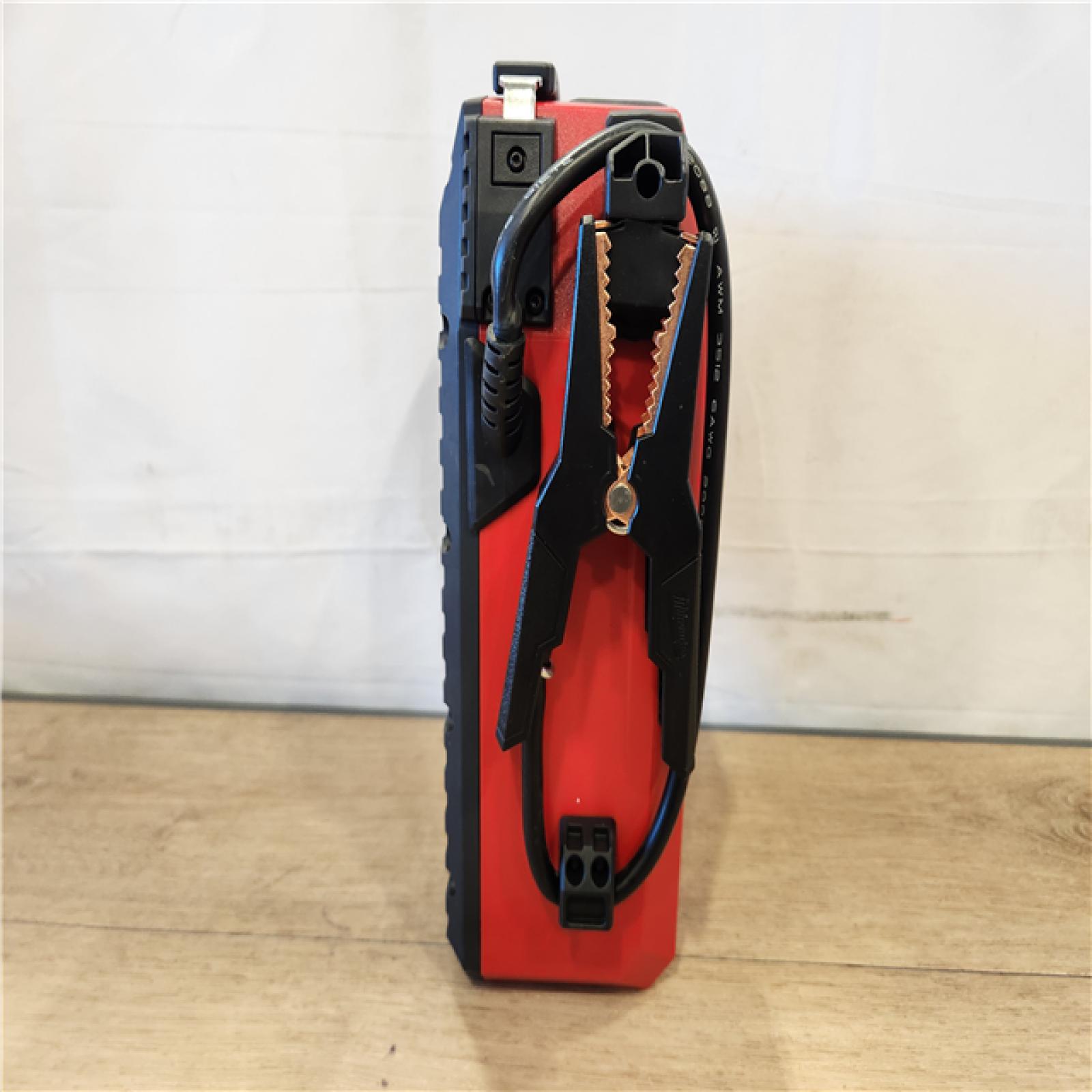 AS-IS- Milwaukee 18V Lithium-Ion Cordless 2000 Peak Amp HOTSHOT Jump Starter (Tool-Only)