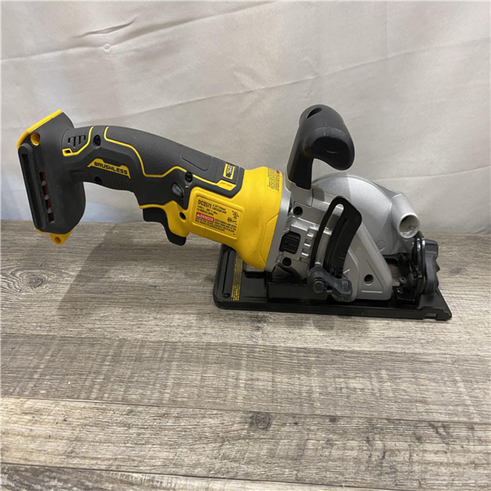 AS-IS DEWALT ATOMIC 20V MAX Cordless Brushless 4-1/2 in. Circular Saw (Tool Only)
