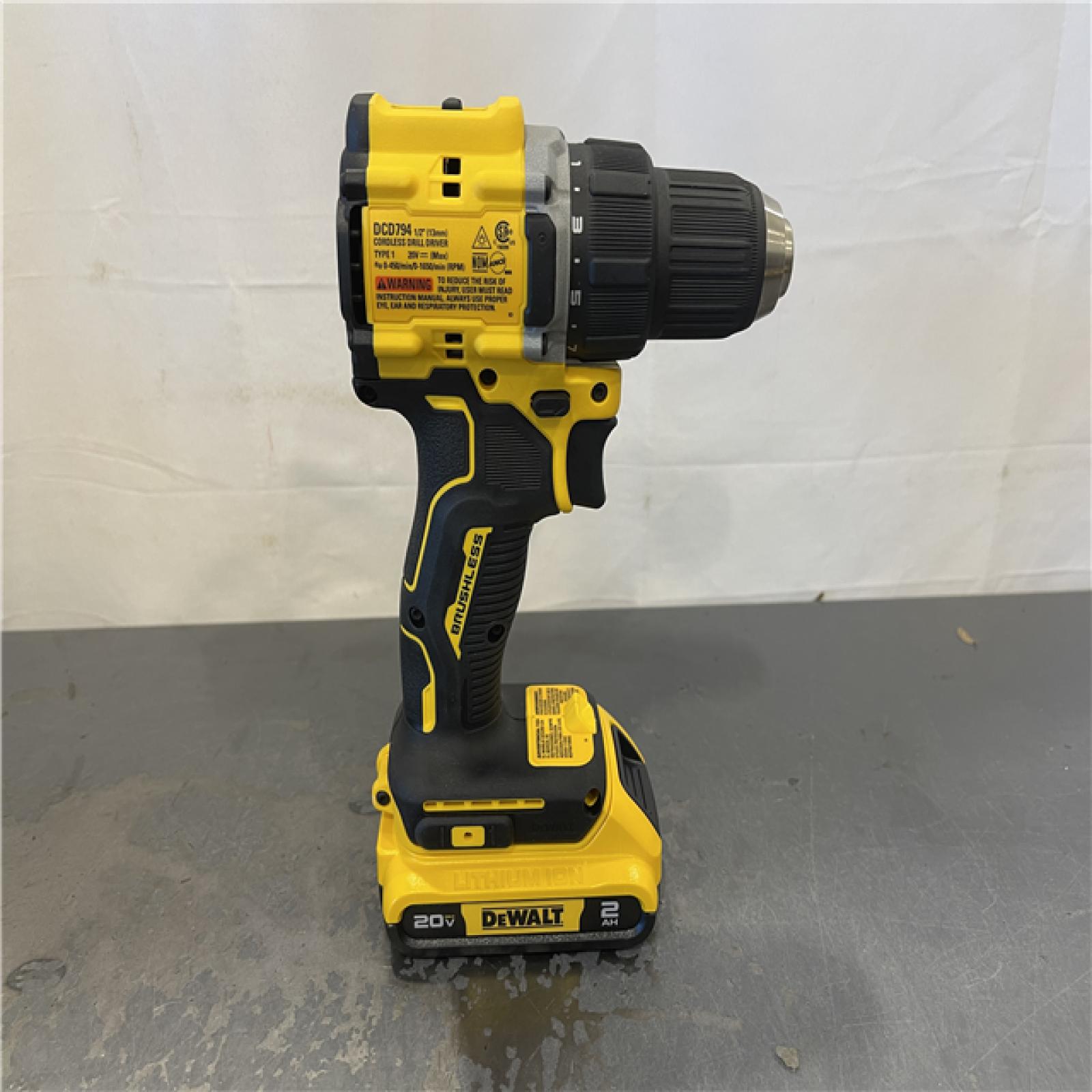 AS-IS - DEWALT ATOMIC 20-Volt Lithium-Ion Cordless Compact 1/2 in. Drill/Driver Kit