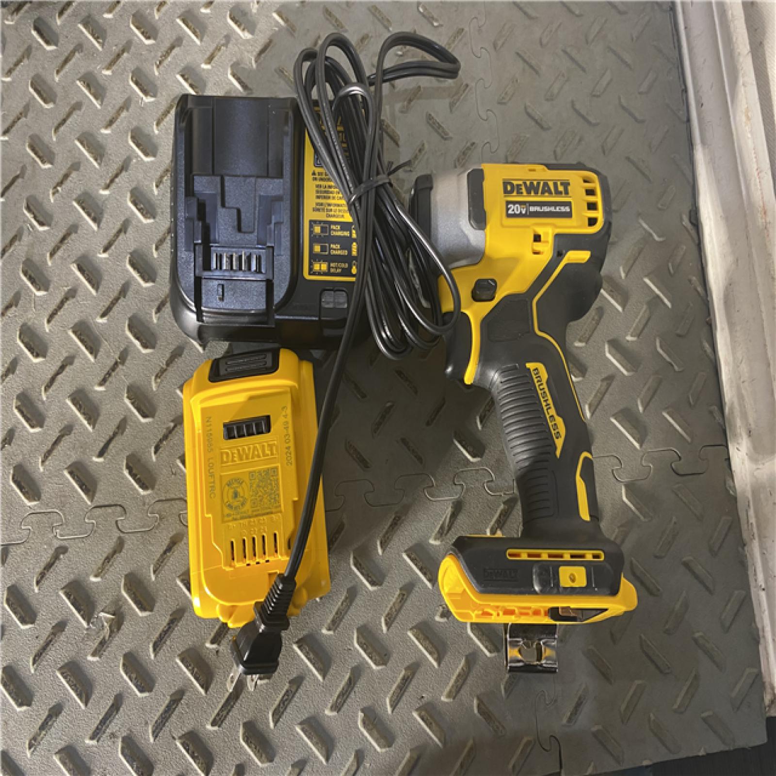 Houston location AS-IS DEWALT ATOMIC 20V MAX* Brushless Cordless Compact 1/4 in. Impact Driver Kit
