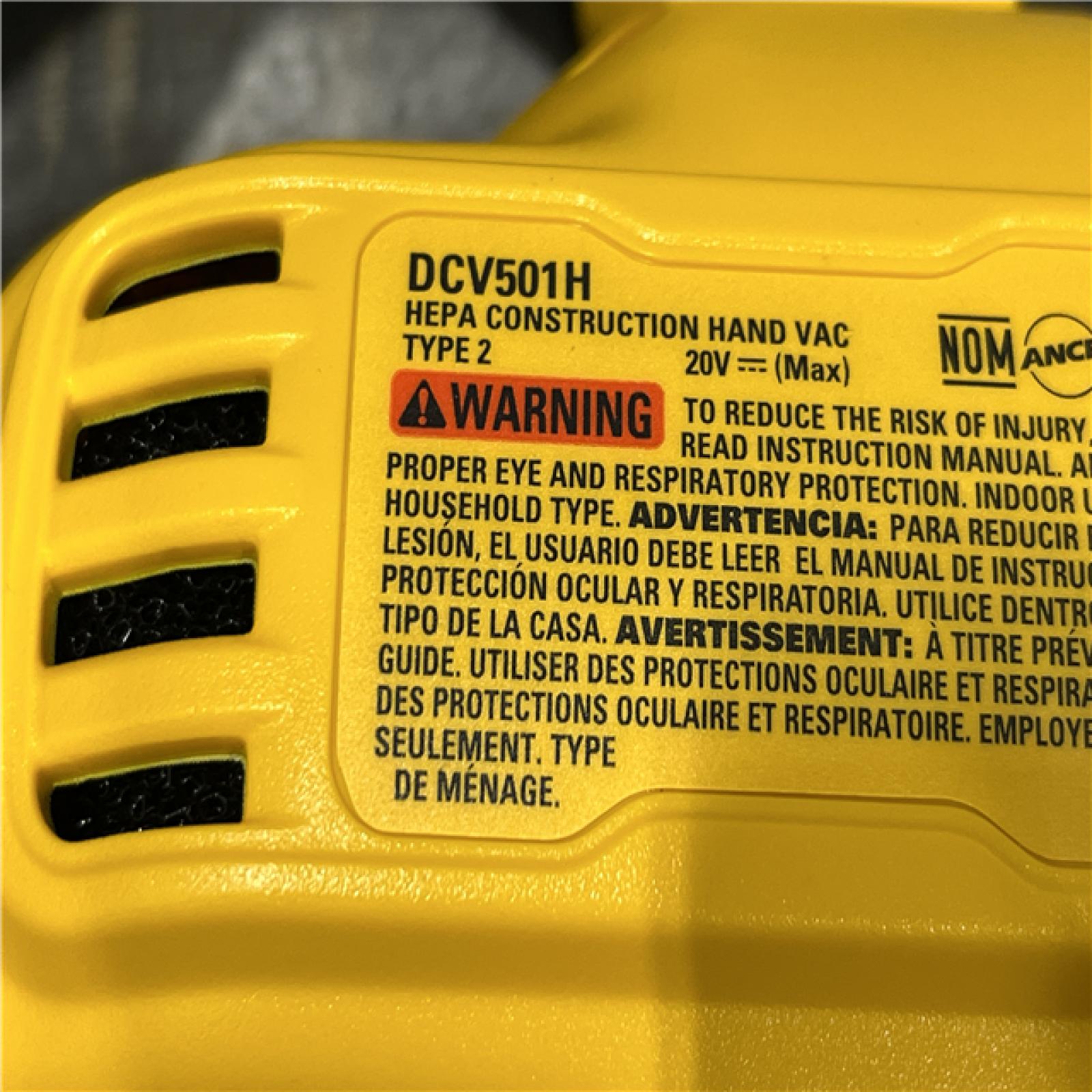 LIKE NEW - DEWALT Bagless 20V MAX Stick Cordless General Dirt Filter Handheld Vacuum (Tool Only)