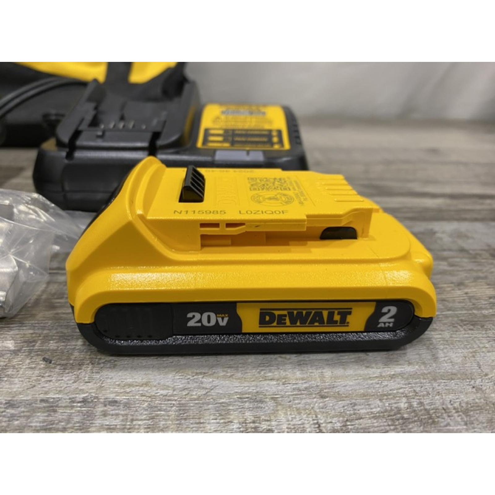 AS-IS DEWALT ATOMIC 20V MAX Lithium Ion Cordless 23 Gauge Pin Nailer Kit