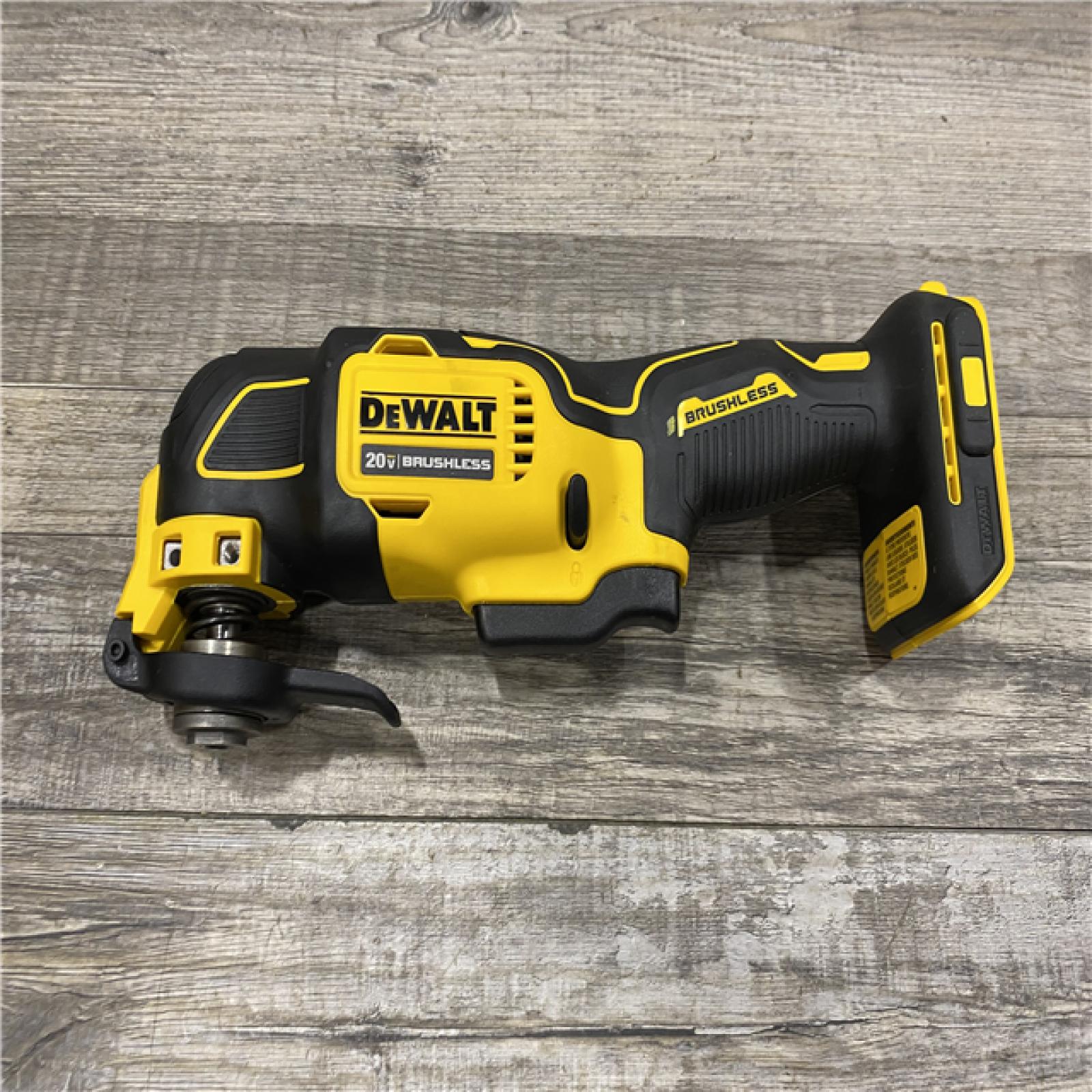 AS-IS DEWALT ATOMIC 20V MAX Cordless Brushless Oscillating Multi Tool Kit