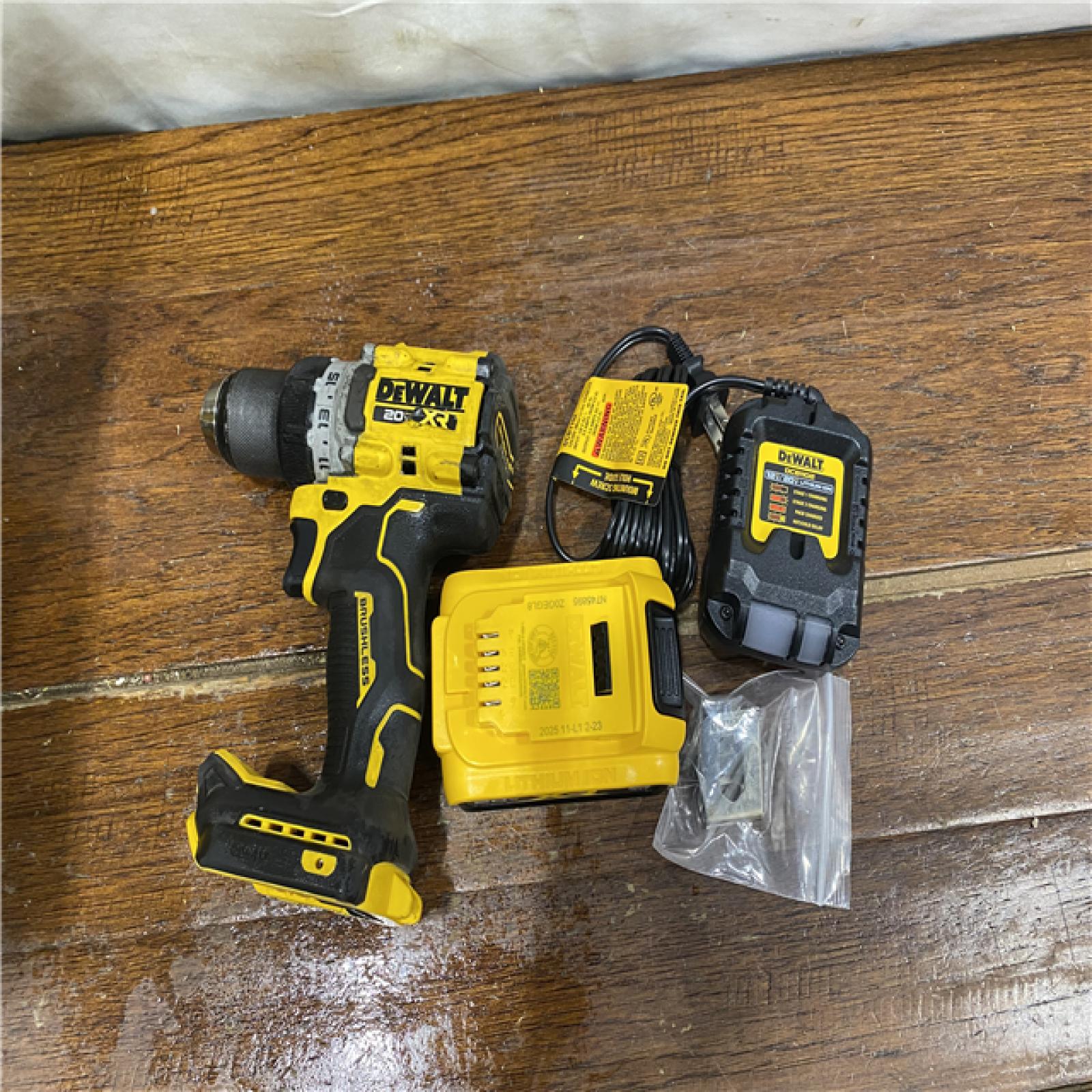 AS-IS DEWALT 20V MAX XR Brushless Cordless 1/2 Drill/Driver Kit