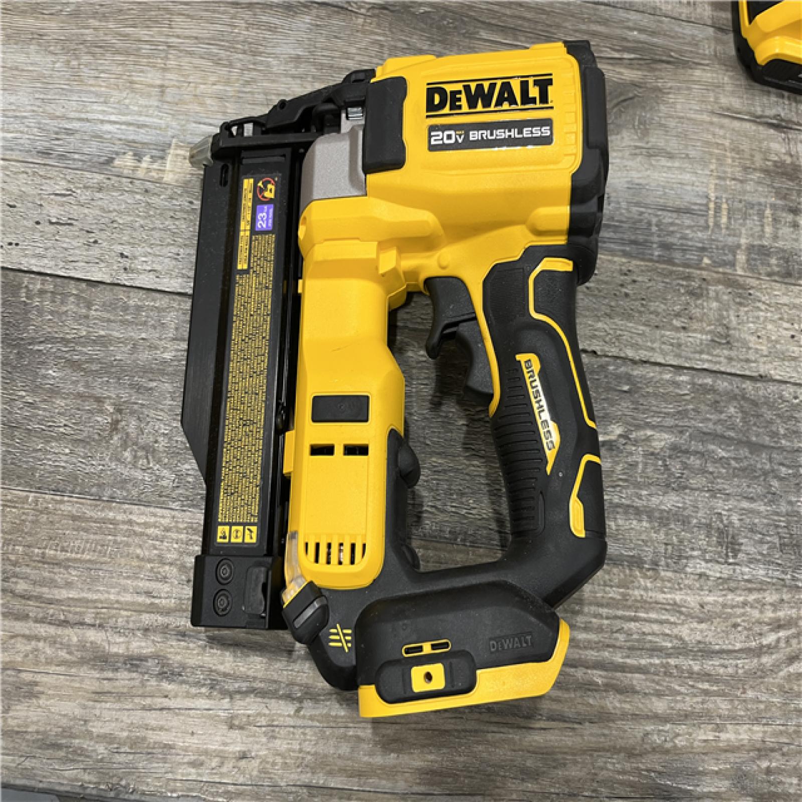 AS-IS DEWALT ATOMIC 20V MAX Lithium Ion Cordless 23 Gauge Pin Nailer Kit