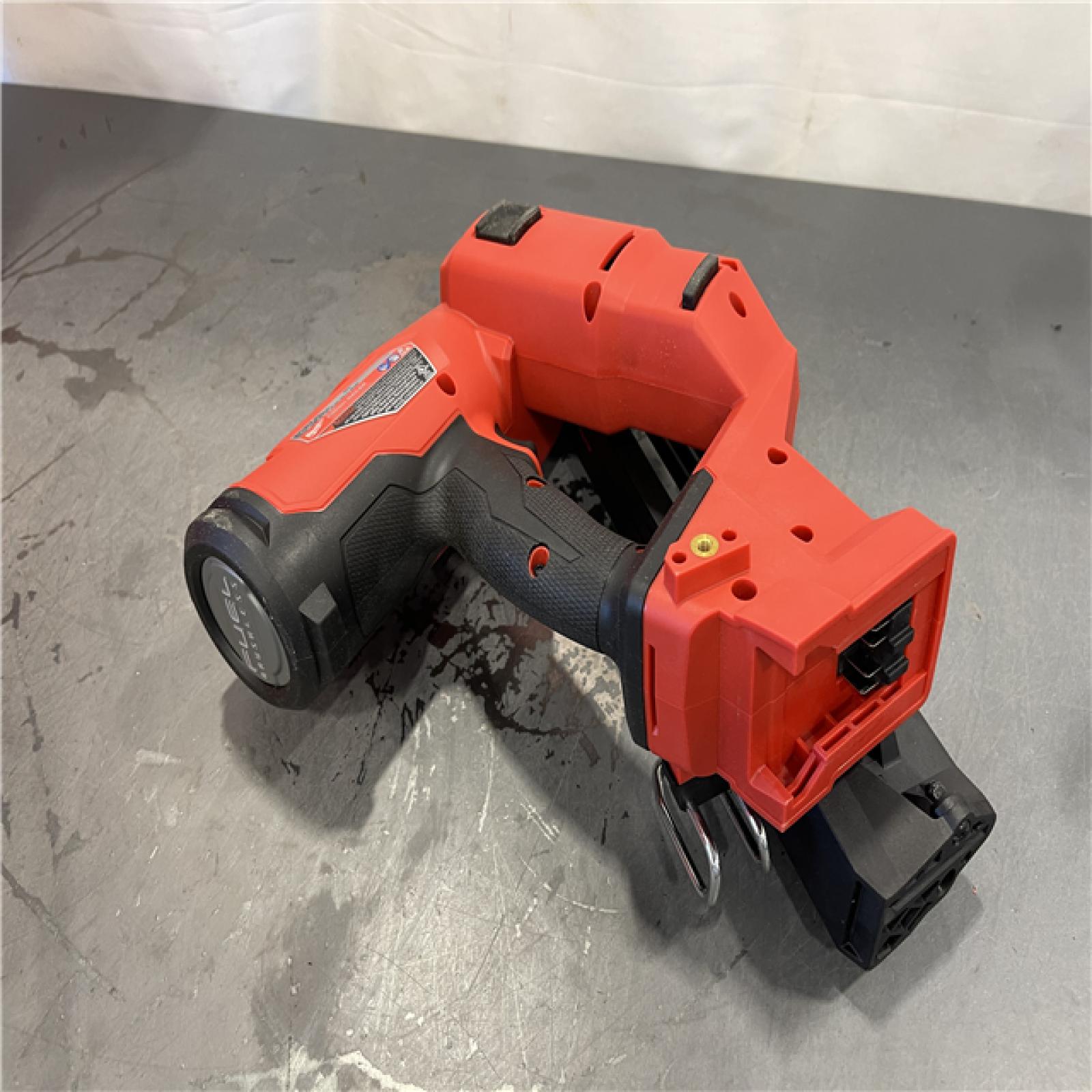 AS-IS - Milwaukee M18 FUEL 18-Volt Lithium-Ion Brushless Cordless Gen II 15-Gauge Angled Finish Nailer