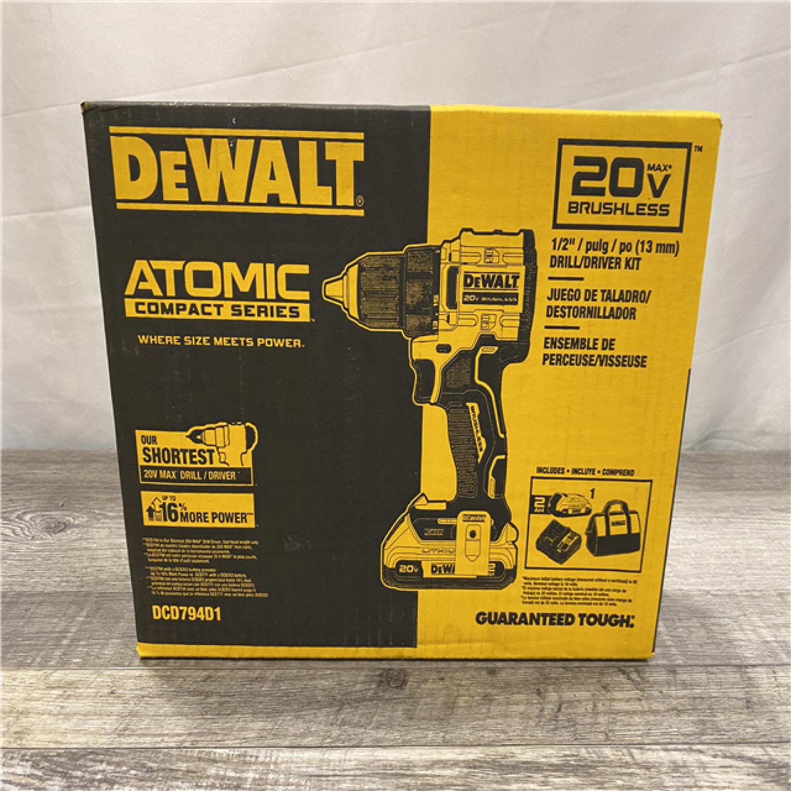 NEW - DEWALT Atomic 20V Lithium-Ion Cordless Compact 1/2 in. Drill/Driver Kit