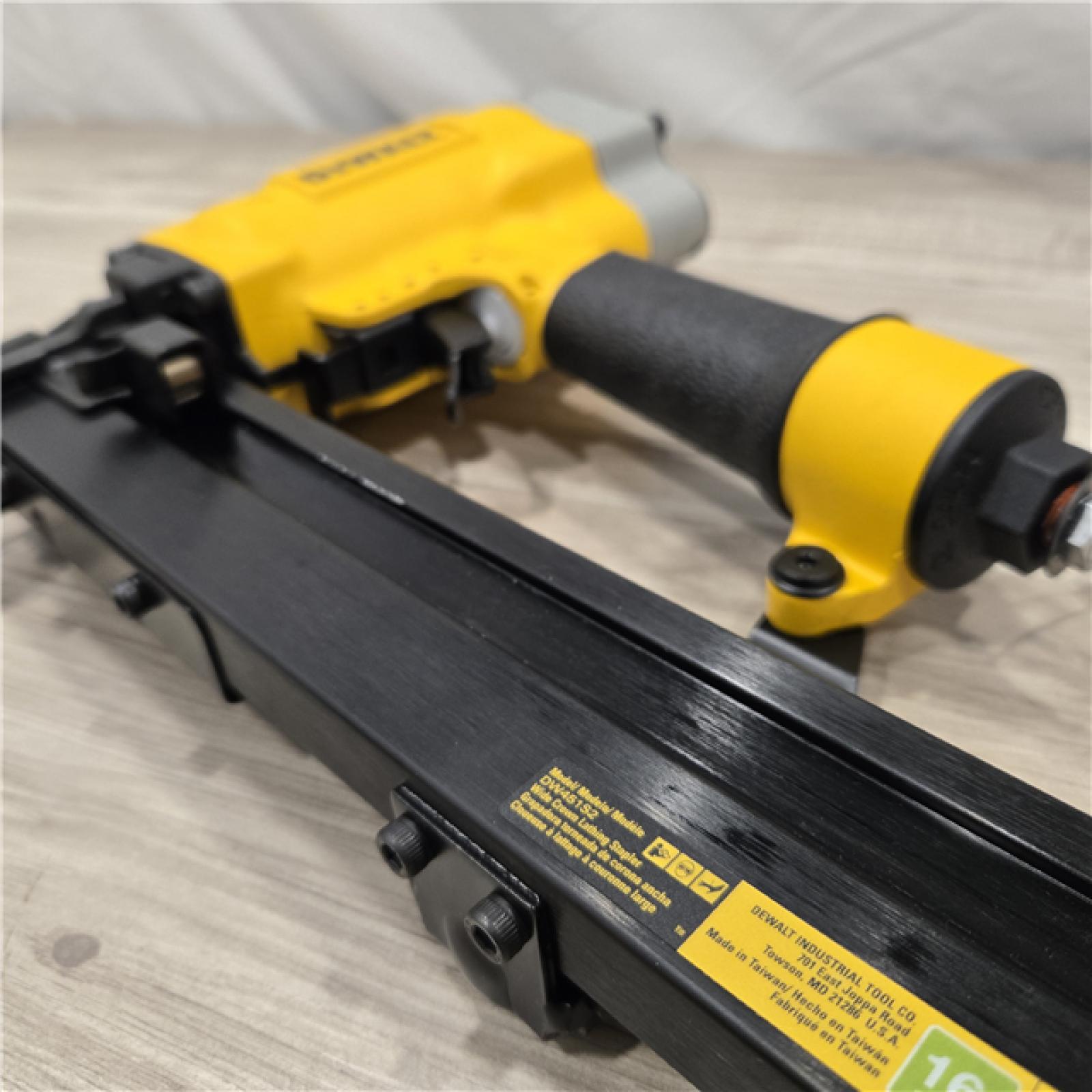GOOD! - DeWalt 16 Gauge 1 Crown 2 Lathing Stapler