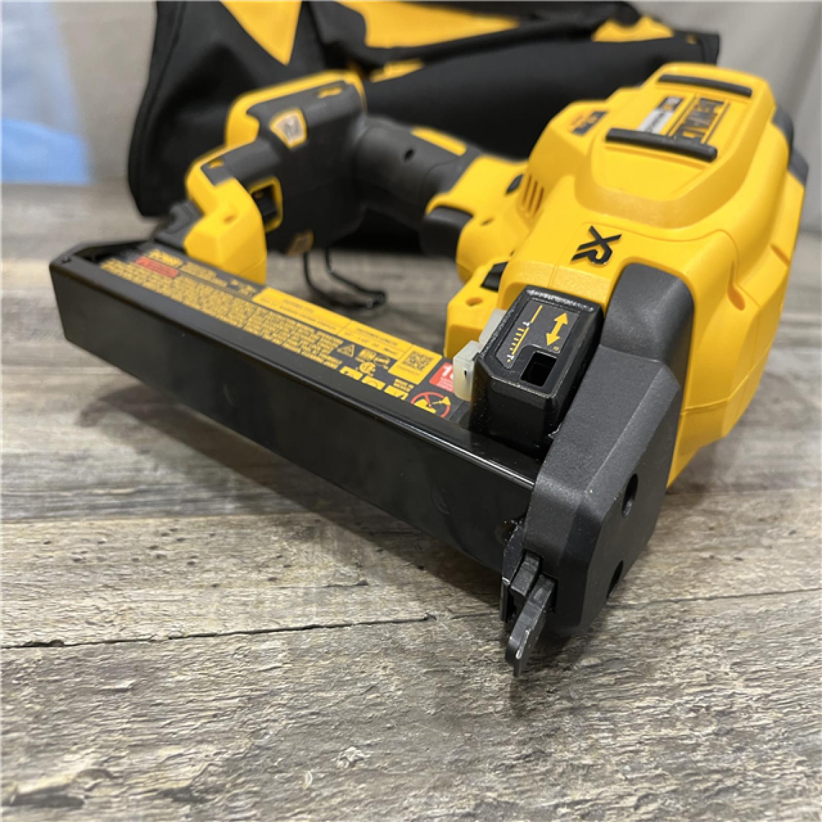 AS-IS DEWALT 20V MAX XR Lithium-Ion Cordless 18-Gauge Narrow Crown Stapler Kit
