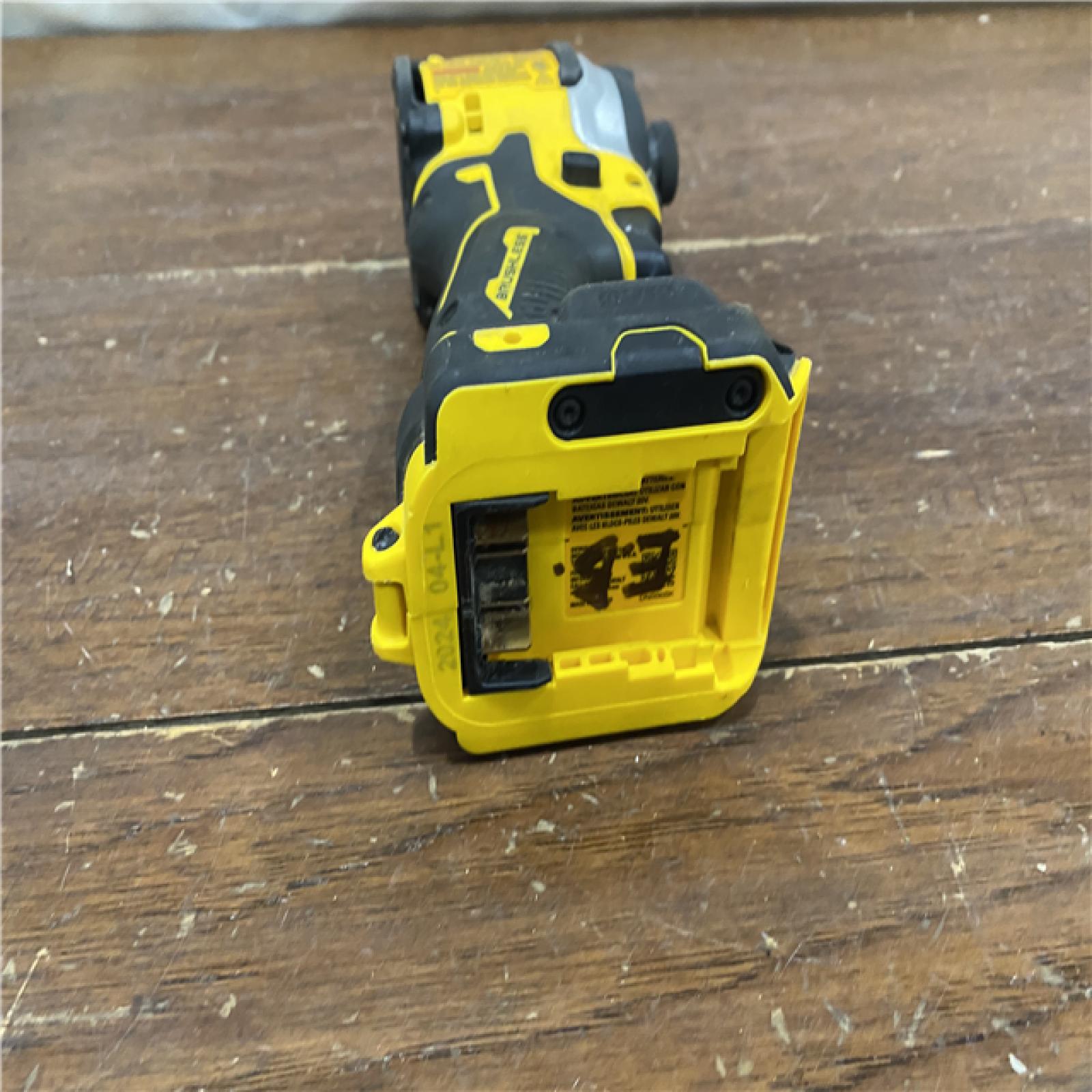 AS-IS DEWALT ATOMIC 20V MAX Lithium-Ion Cordless 1/4 in. Brushless Impact Driver Kit, 5 Ah Battery, Charger, and Bag