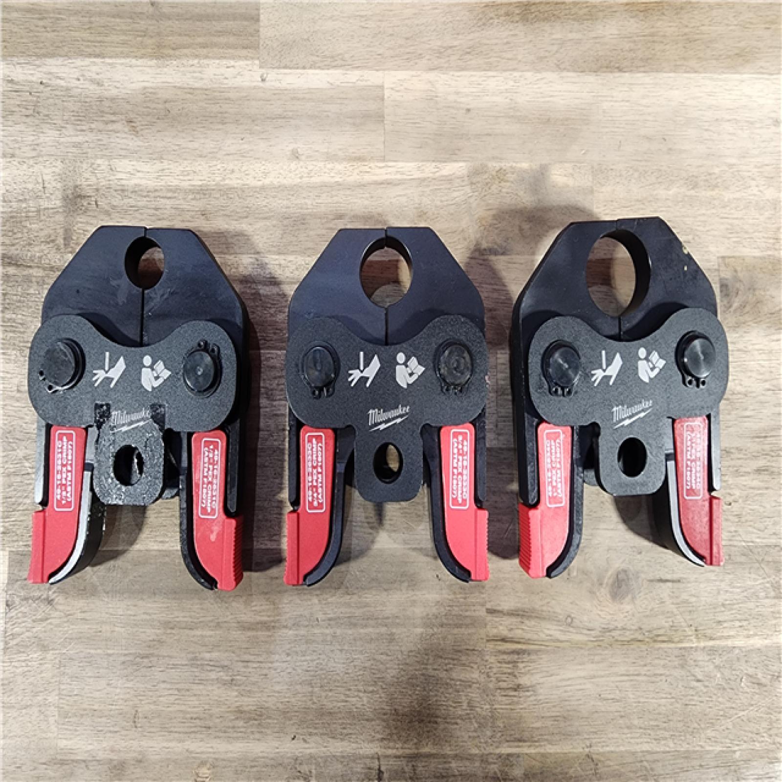 HOUSTON LOCATION - AS-IS M18 18V Lithium-Ion Cordless Short Throw Press Tool Kit with 3 PEX Crimp Jaws (2) 2.0 Ah Batteries and Charger
