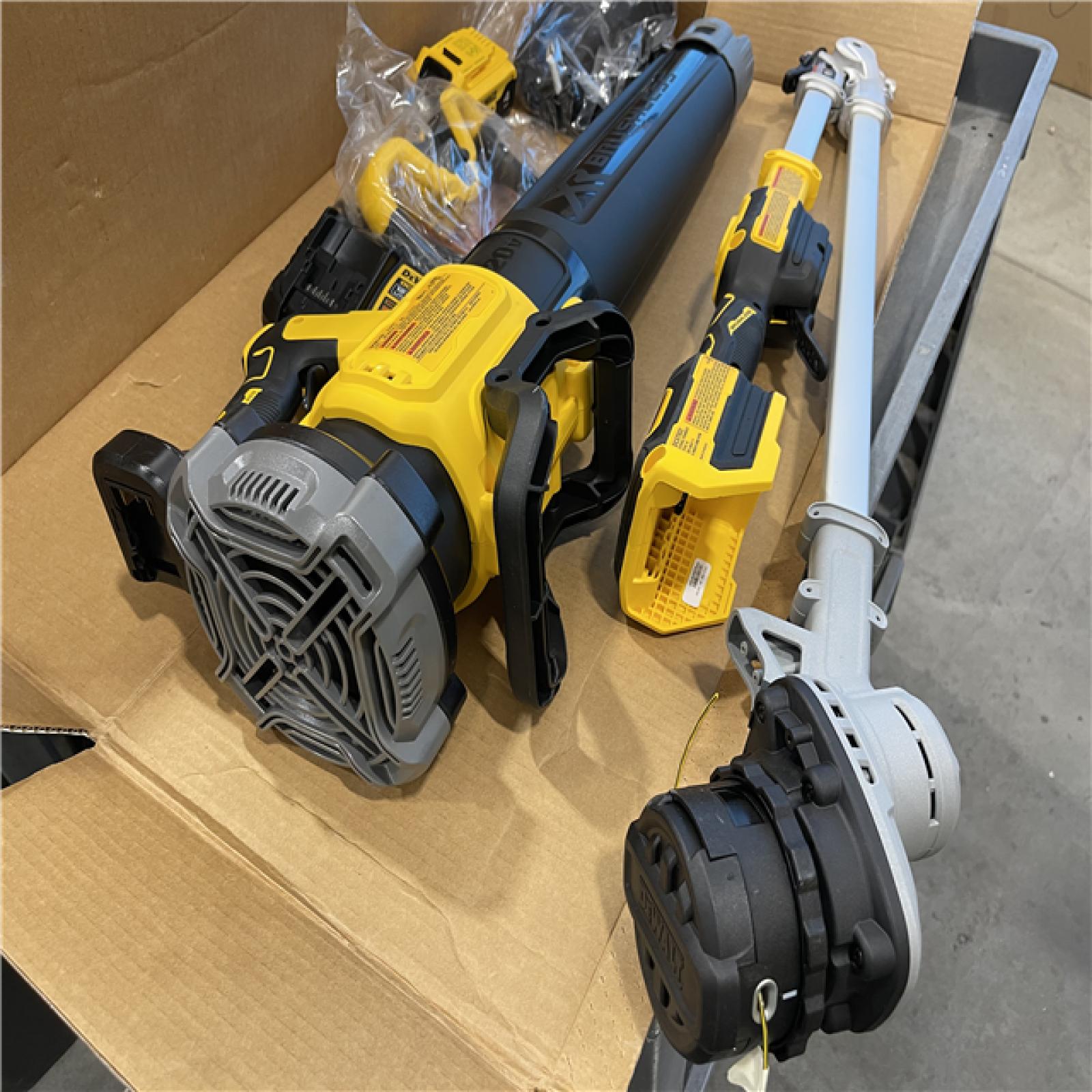 AS-IS - DEWALT 20V MAX Cordless Battery Powered String Trimmer & Blower Combo Kit