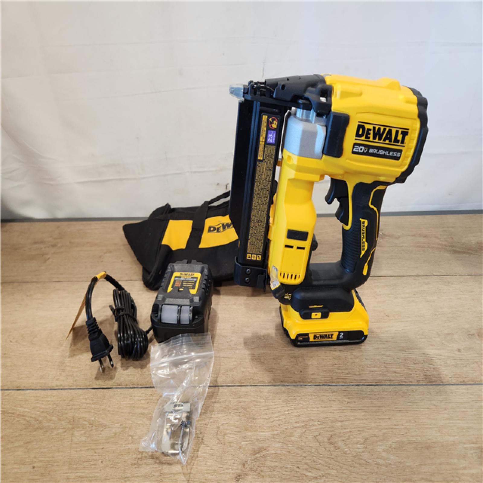 DEWALT ATOMIC 20V MAX Lithium Ion Cordless 23 Gauge Pin Nailer Kit