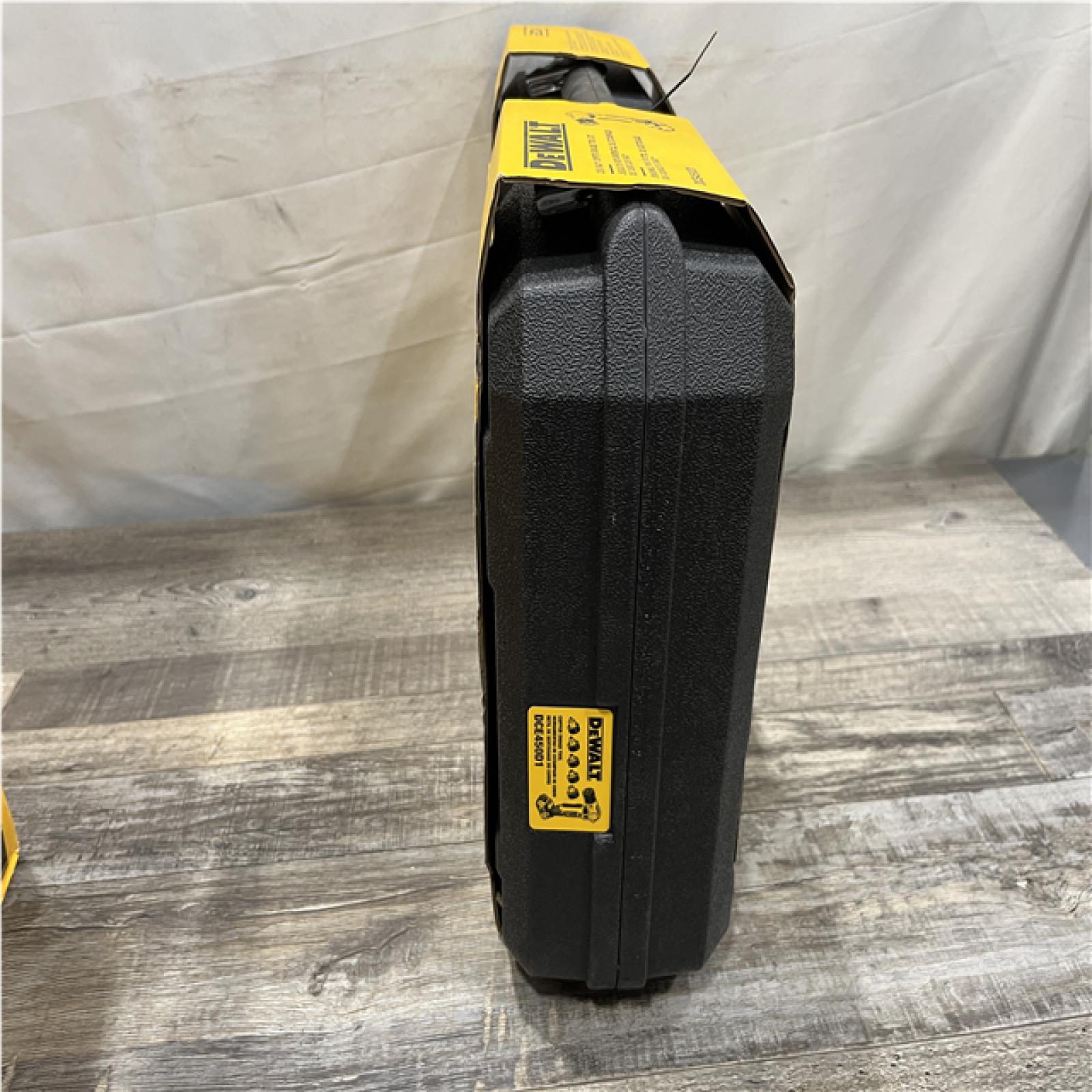 NEW - DEWALT 20V MAX Lithium-Ion Copper Swage Tool Kit
