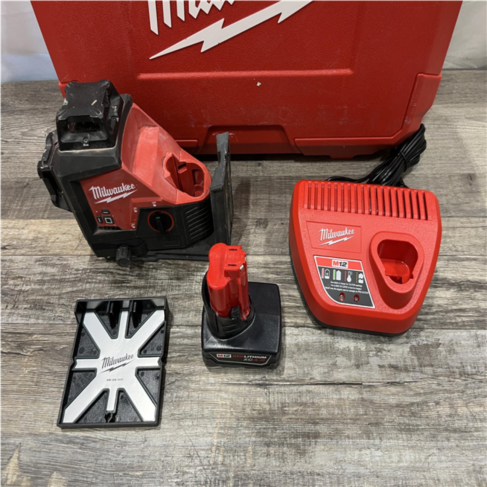AS-IS Milwaukee 12-Volt Lithium-Ion Cordless Green 250 ft. 3-Plane Laser Level Kit