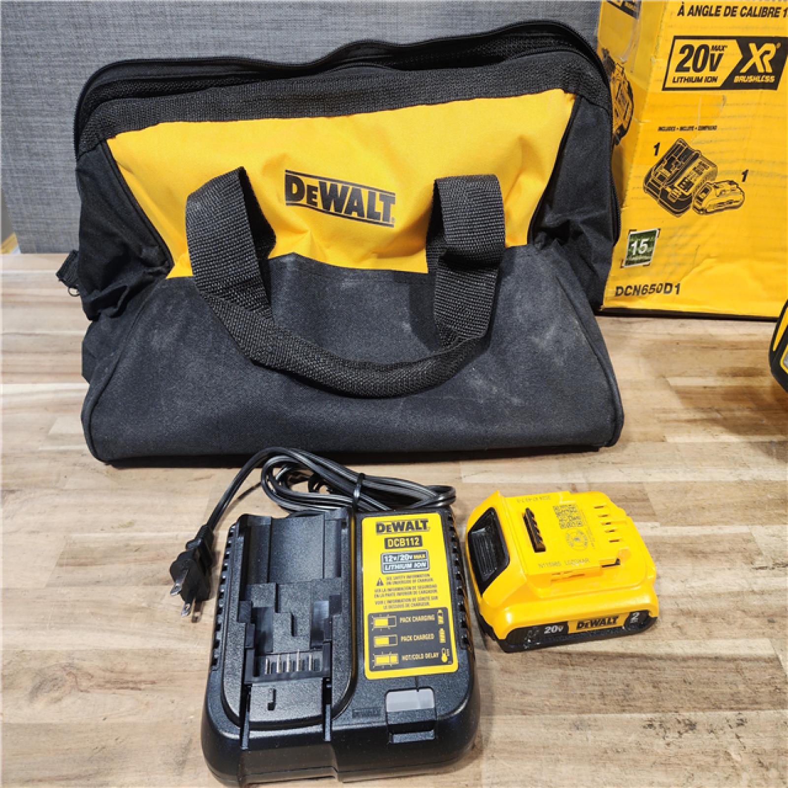 HOUSTON LOCATION - AS - IS DEWALT 20V MAX XR Lithium-Ion Cordless 2-1/2 in. 15-Gauge Finish Nailer Kit