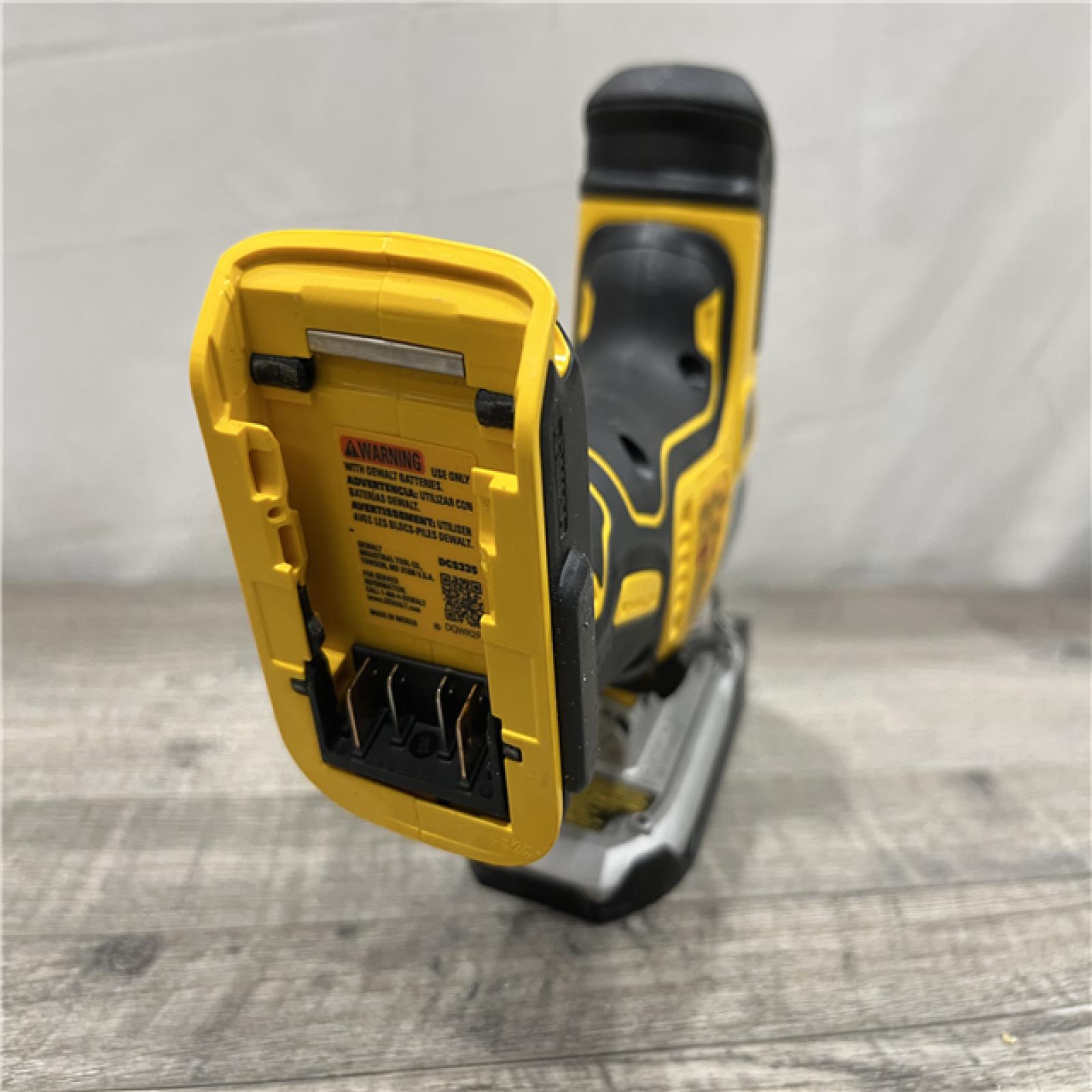 AS-IS DEWALT 20V MAX XR Cordless Barrel Grip Jigsaw (Tool Only)