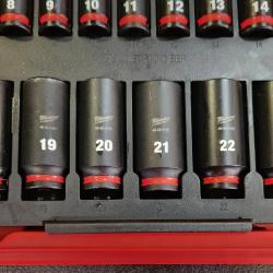 Phoenix NEW Milwaukee SHOCKWAVE Impact-Duty 3/8 in. Drive Metric Deep Well Impact PACKOUT Socket Set (19-Piece)