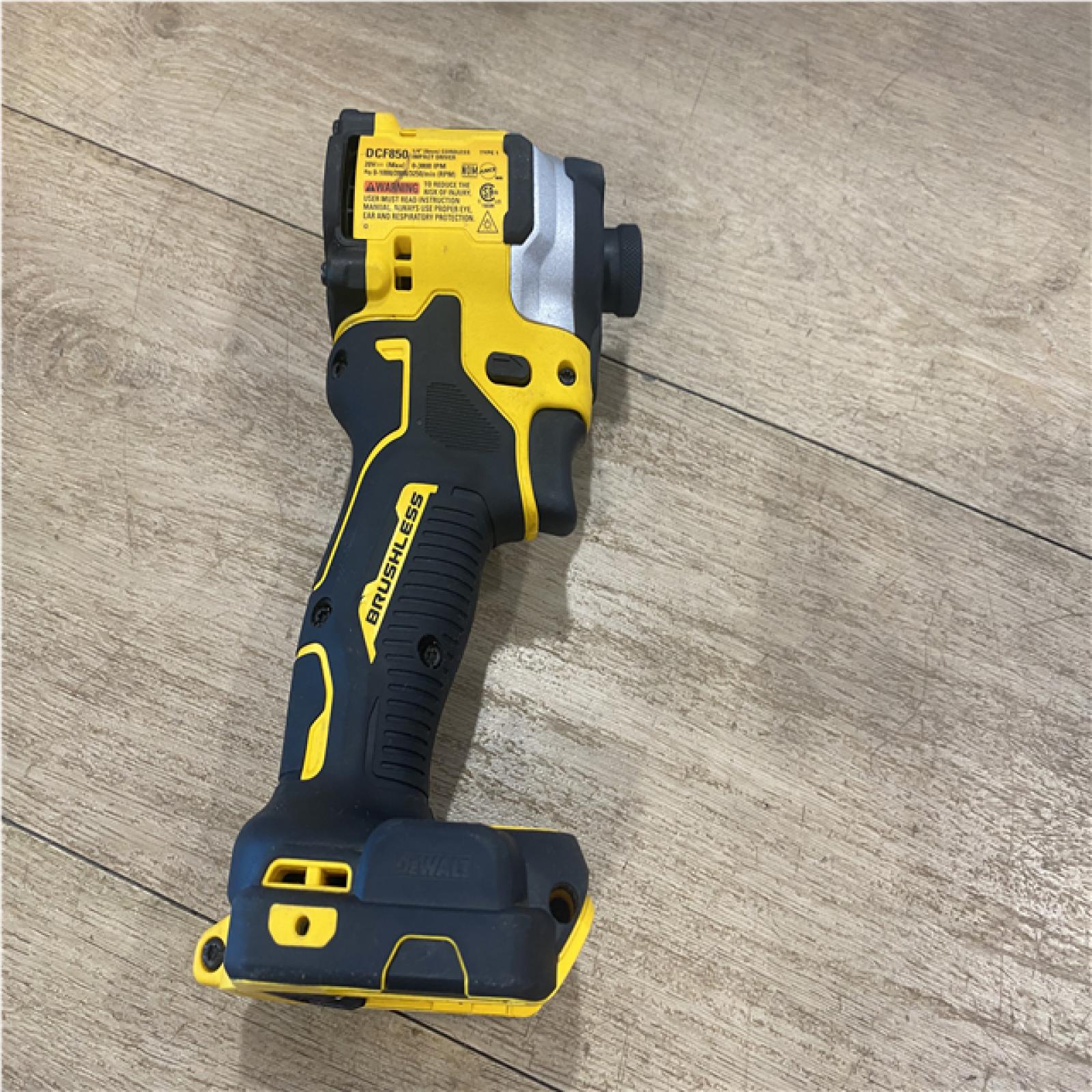 AS-IS DEWALT ATOMIC 20V MAX Lithium-Ion Cordless 1/4 in. Brushless Impact Driver Kit