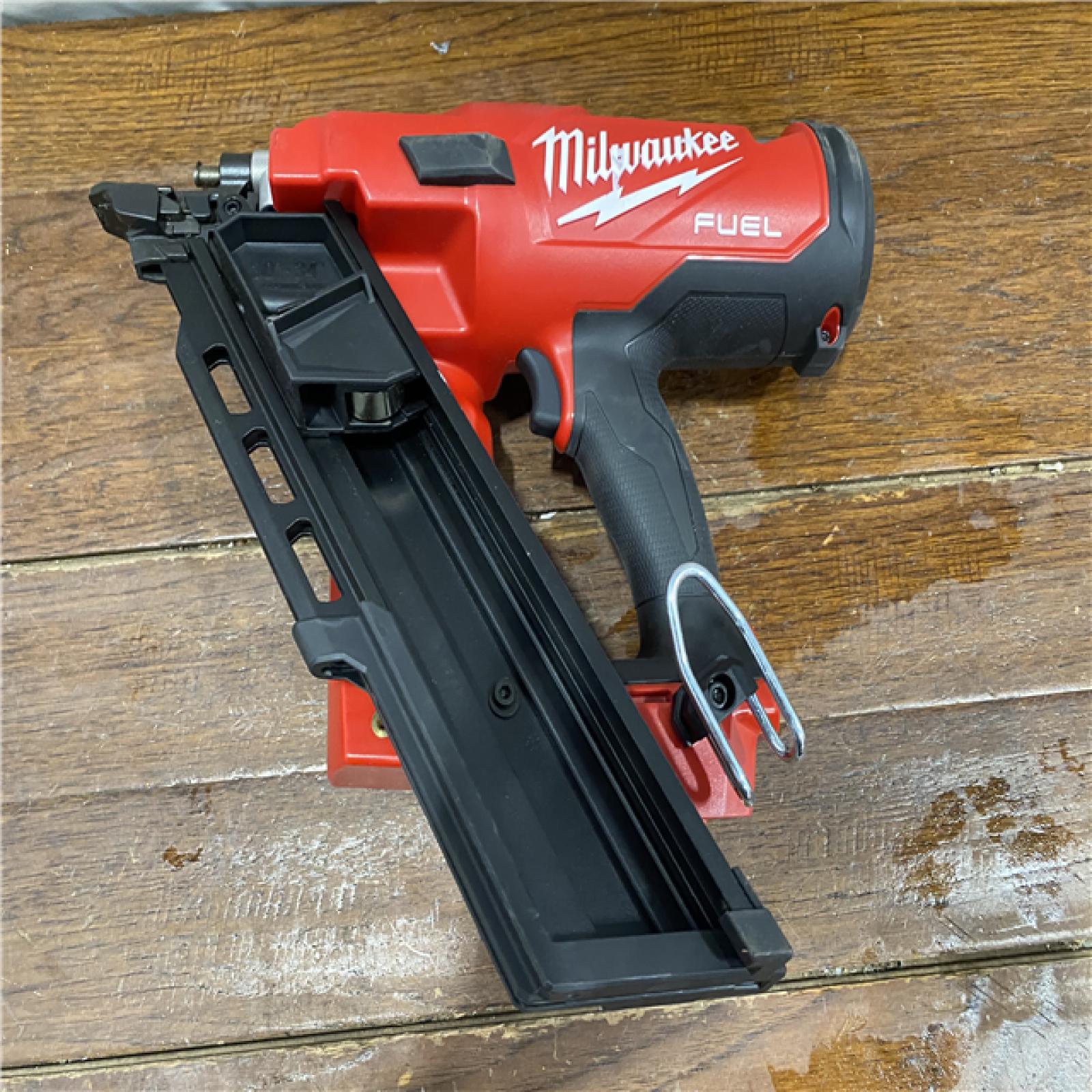 AS-ISMilwaukee M18 FUEL 30 Degree Framing Nailer