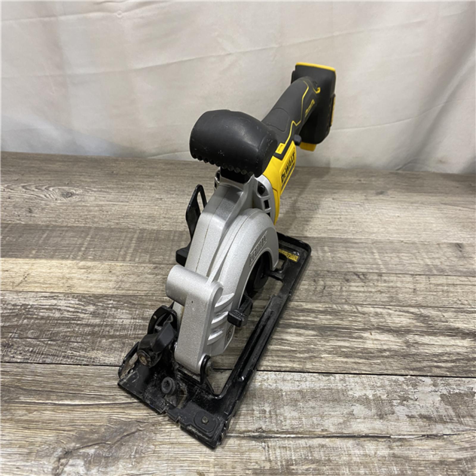 AS-IS DEWALT ATOMIC 20V MAX Cordless Brushless 4-1/2 in. Circular Saw (Tool Only)