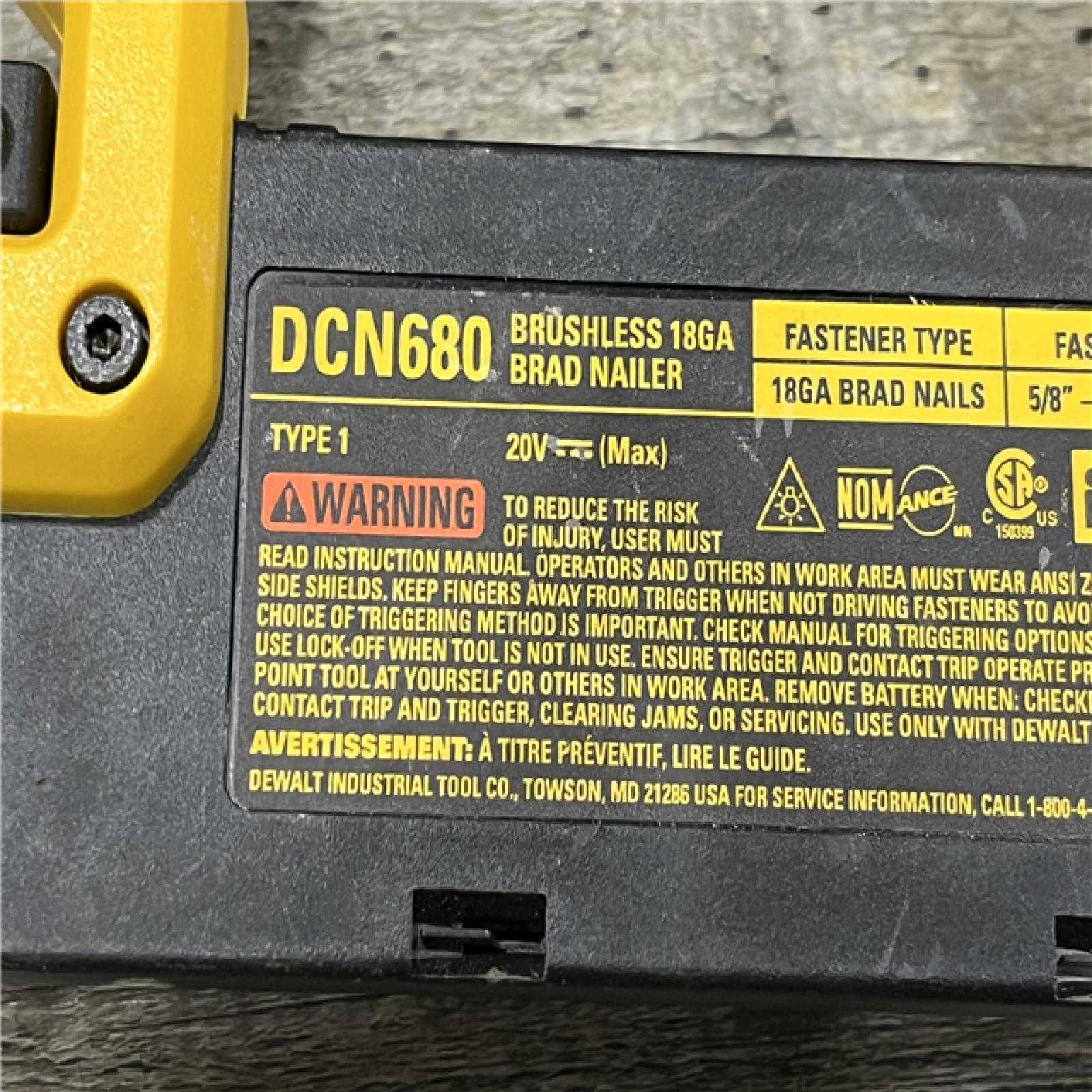 AS-IS DEWALT 20V MAX XR 18 Gauge Brad Nailer Kit