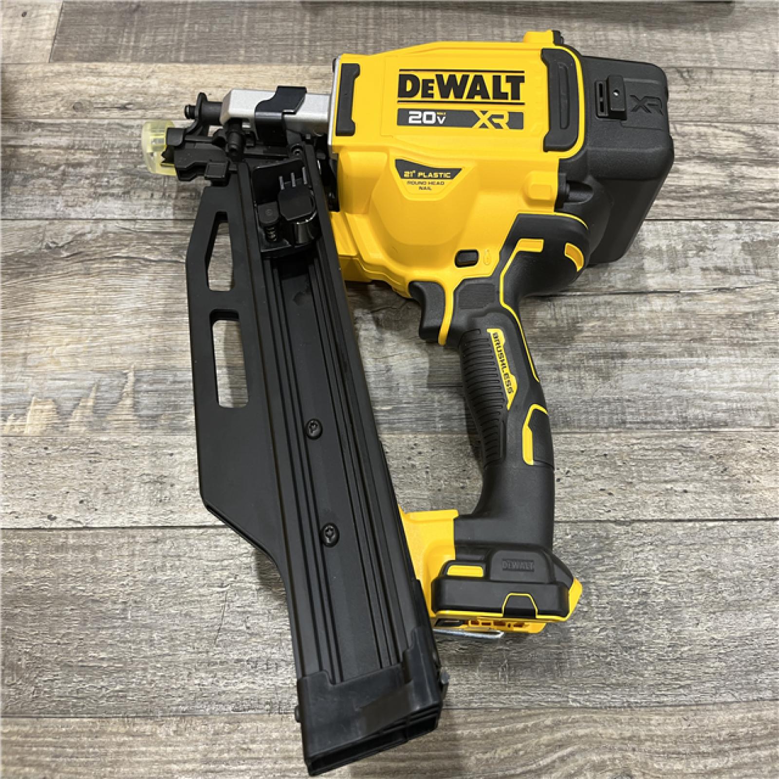 AS-IS DEWALT 20-Volt 21° Cordless Framing Nailer Kit