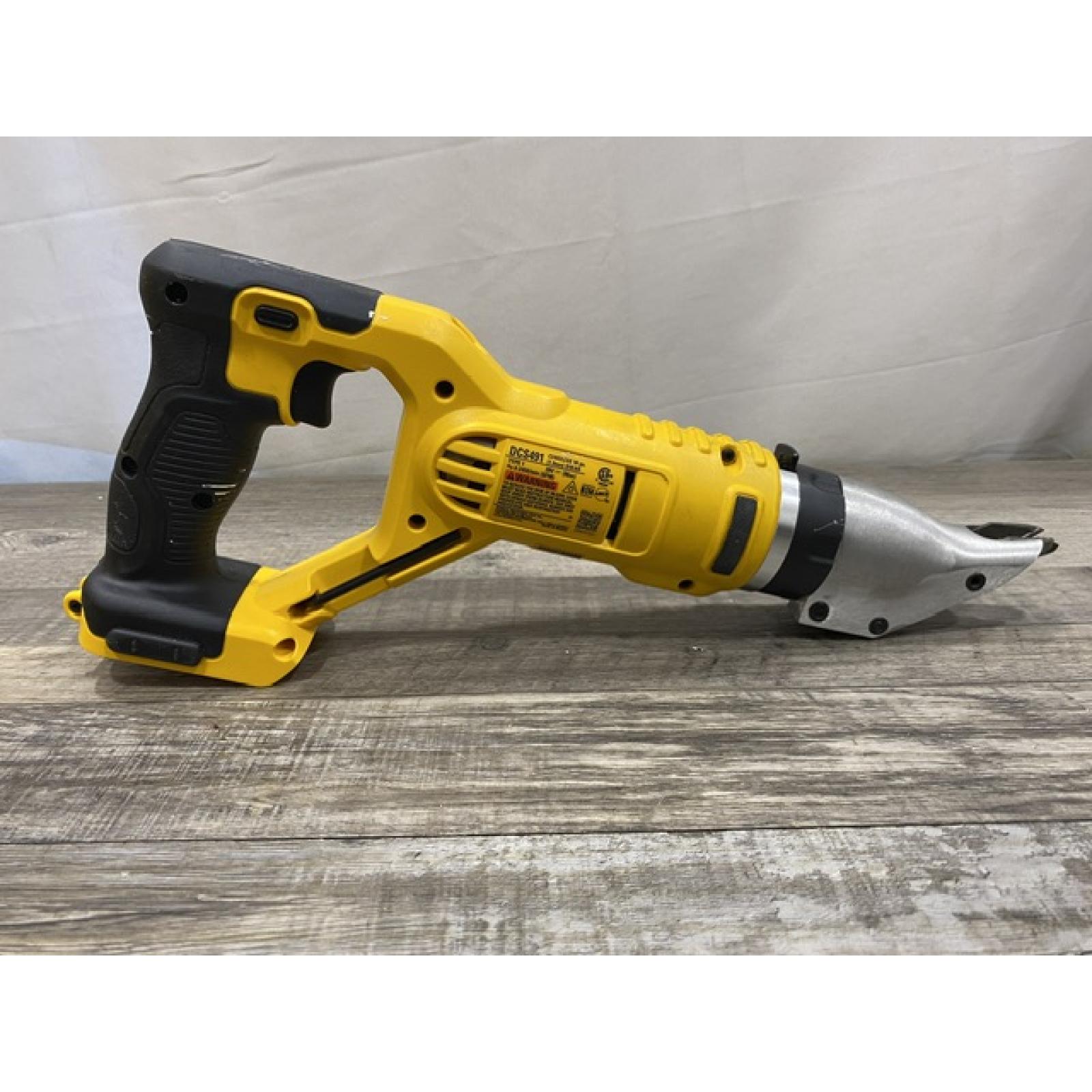 AS-IS DEWALT 20V MAX Cordless 18-Gauge Swivel Head Shears (Tool Only)