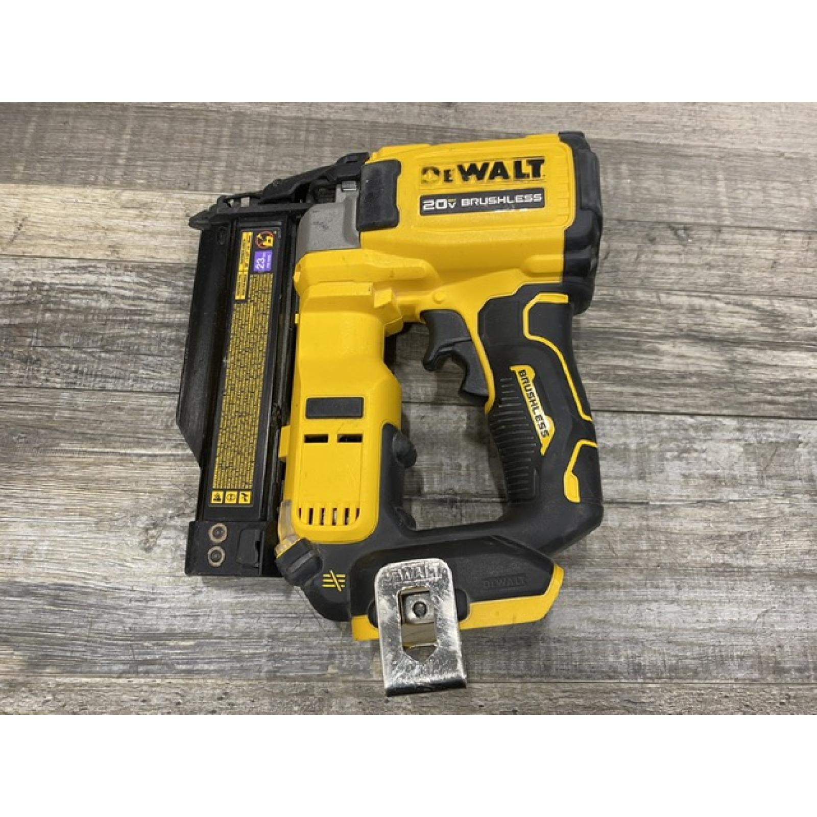 AS-IS DEWALT ATOMIC 20V MAX Lithium Ion Cordless 23 Gauge Pin Nailer Kit