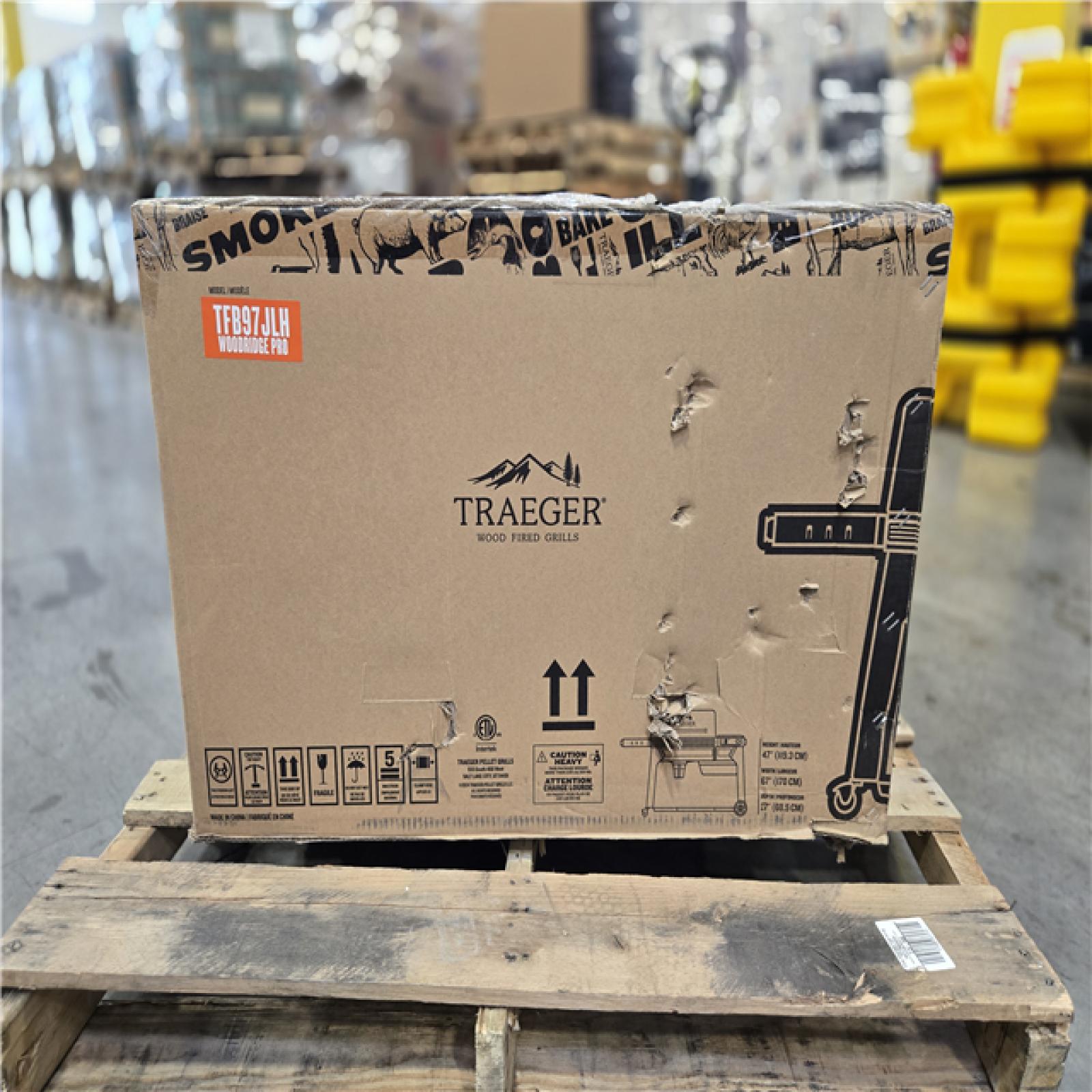 DALLAS LOCATION- Traeger Woodridge Pro Wi-Fi Pellet Grill and Smoker in Black