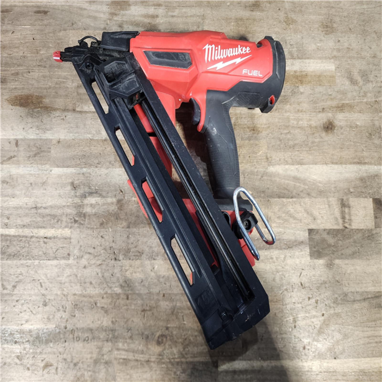 HOUSTON LOCATION - AS-IS Milwaukee 2839-20 M18 FUEL 15 Ga. 18 Volt Brushless Angled Finish Nailer (TOOL ONLY)