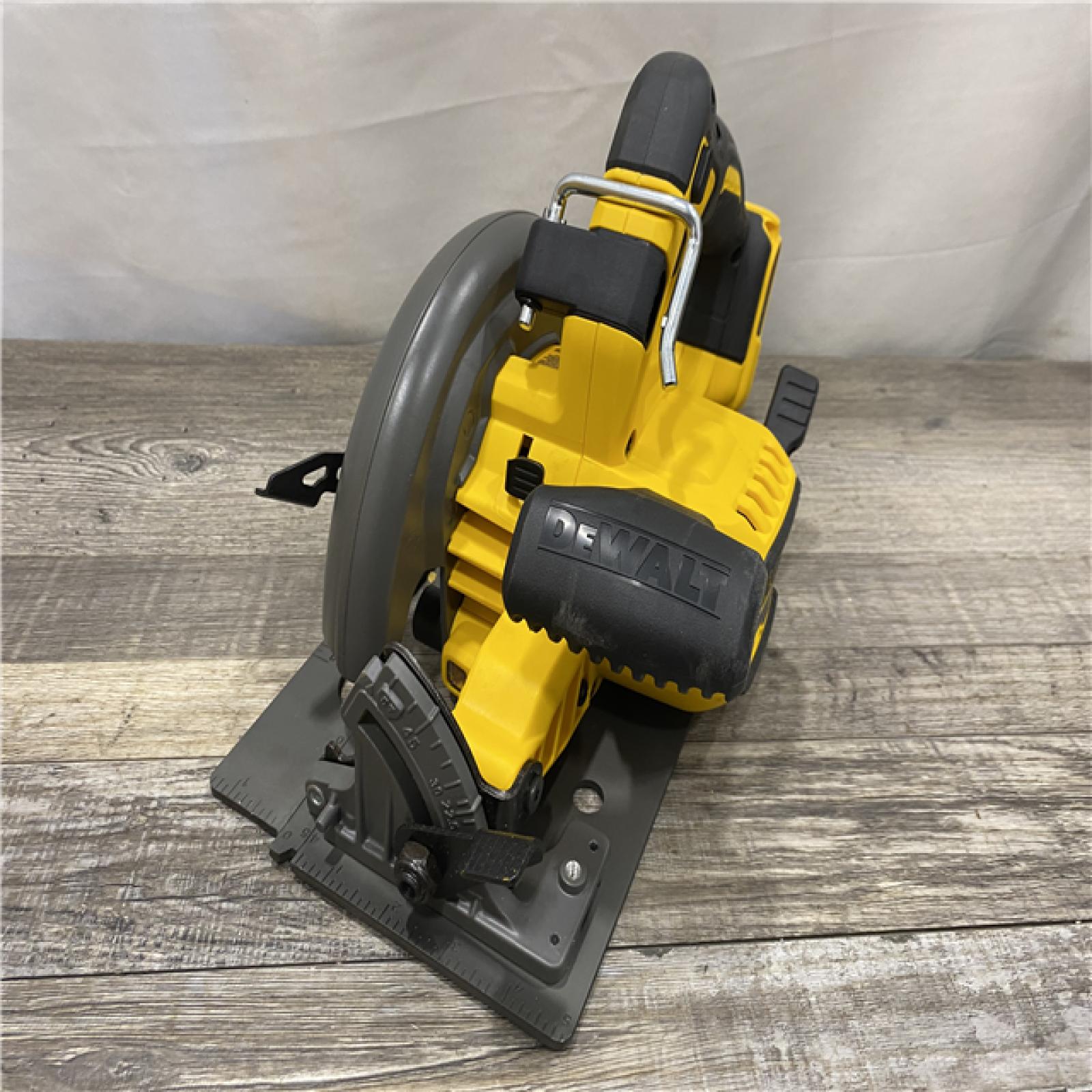 AS-IS DEWALT FLEXVOLT 60V MAX Cordless Brushless 7-1/4 in. Circular Saw with Brake (Tool Only)