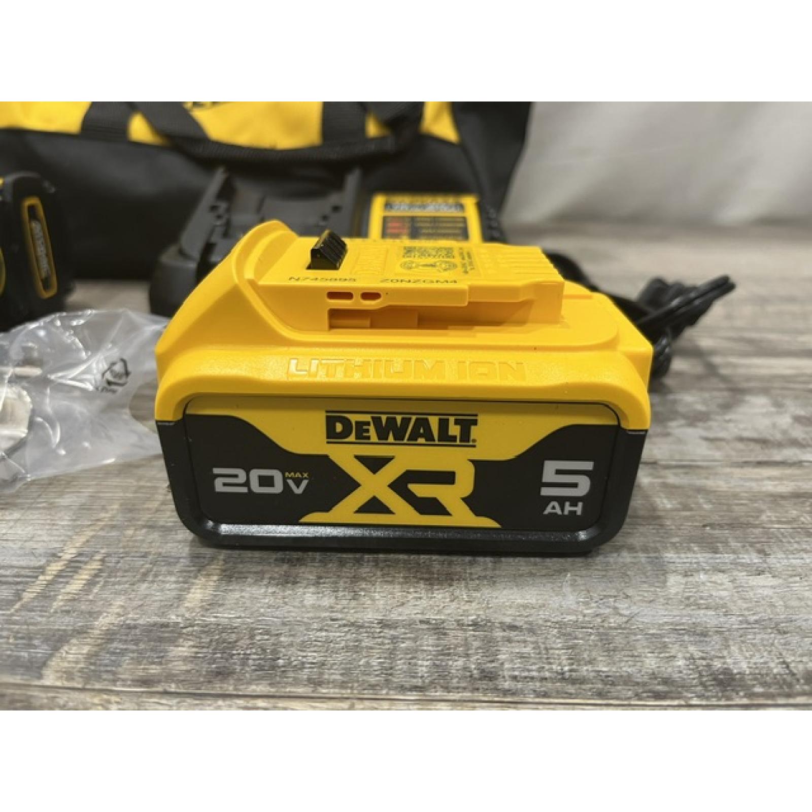 AS-IS DEWALT ATOMIC 20V MAX Lithium-Ion Cordless 1/4 in. Brushless Impact Driver Kit