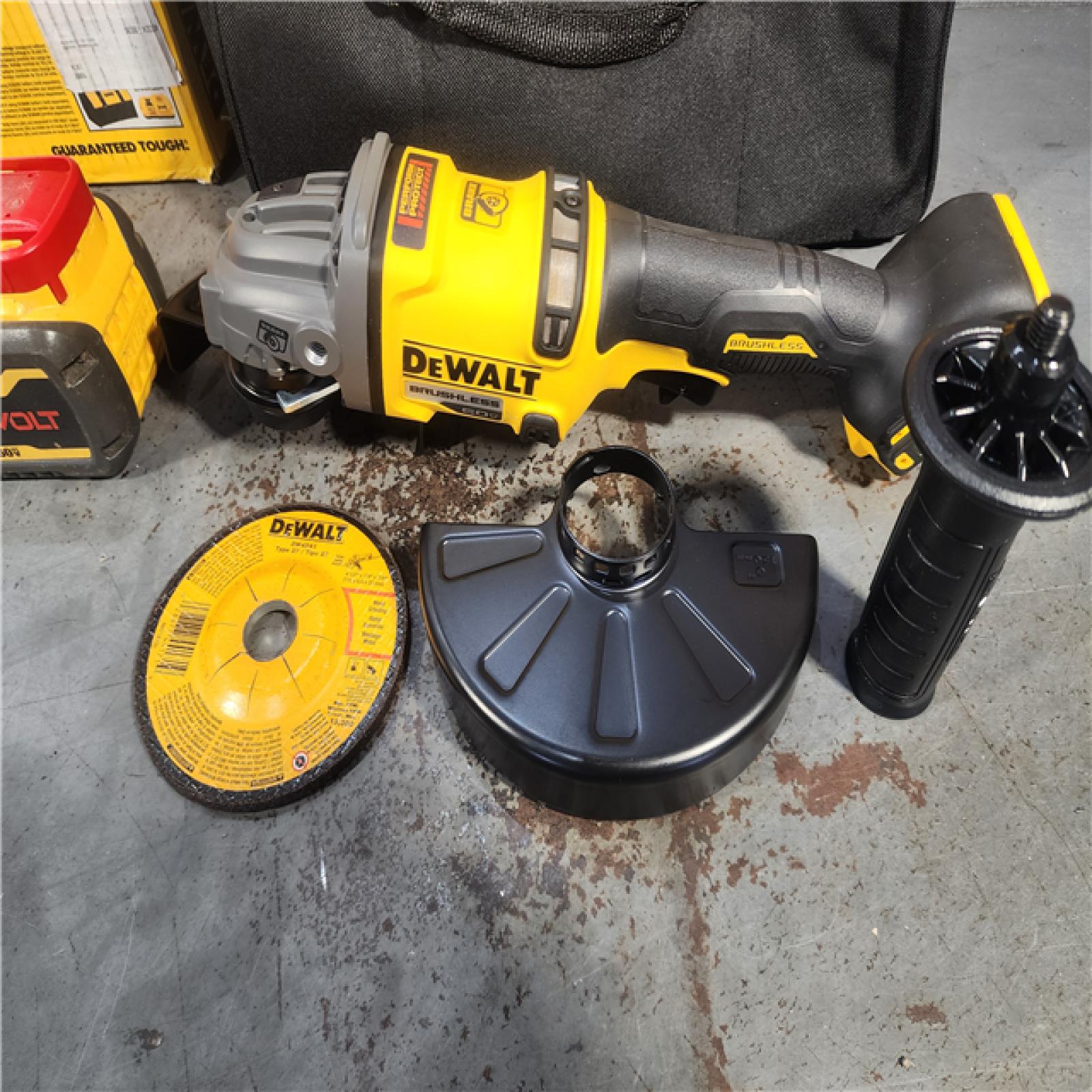 HOUSTON LOCATION - AS-IS (APPEARS LIKE NEW) DeWalt Flexvolt 60V Max Cordless Grinder  4.5 in; 6 in  Kit  1 KT (115-DCG418X2)