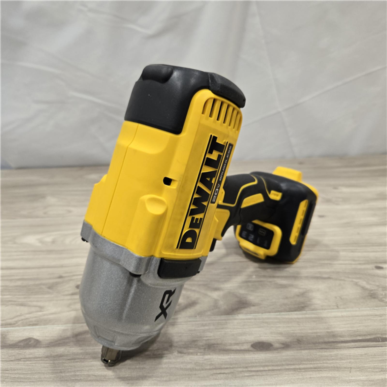 AS-IS Dewalt 20V MAX Lithium-Ion Cordless 1/2 in. Impact Wrench Kit