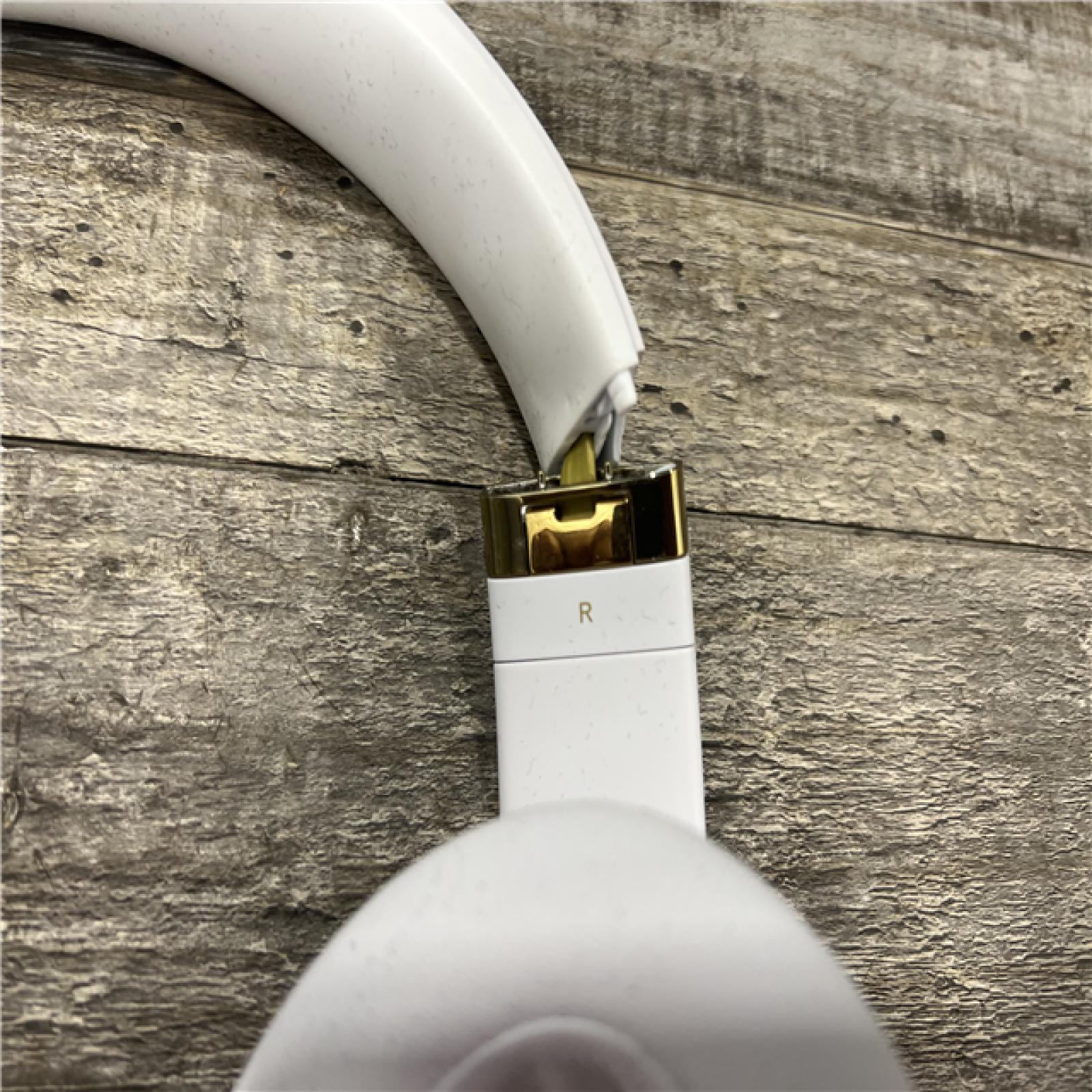 AS-IS Beats Studio3 Wireless Bluetooth Headphones - White