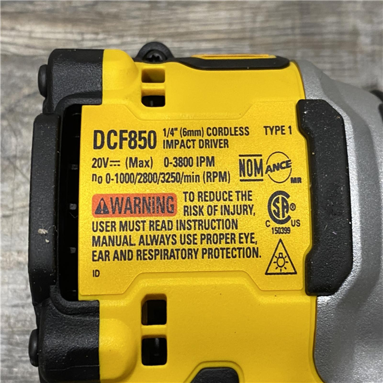 AS-IS DEWALT ATOMIC 20V MAX Lithium-Ion Cordless 1/4 in. Brushless Impact Driver Kit