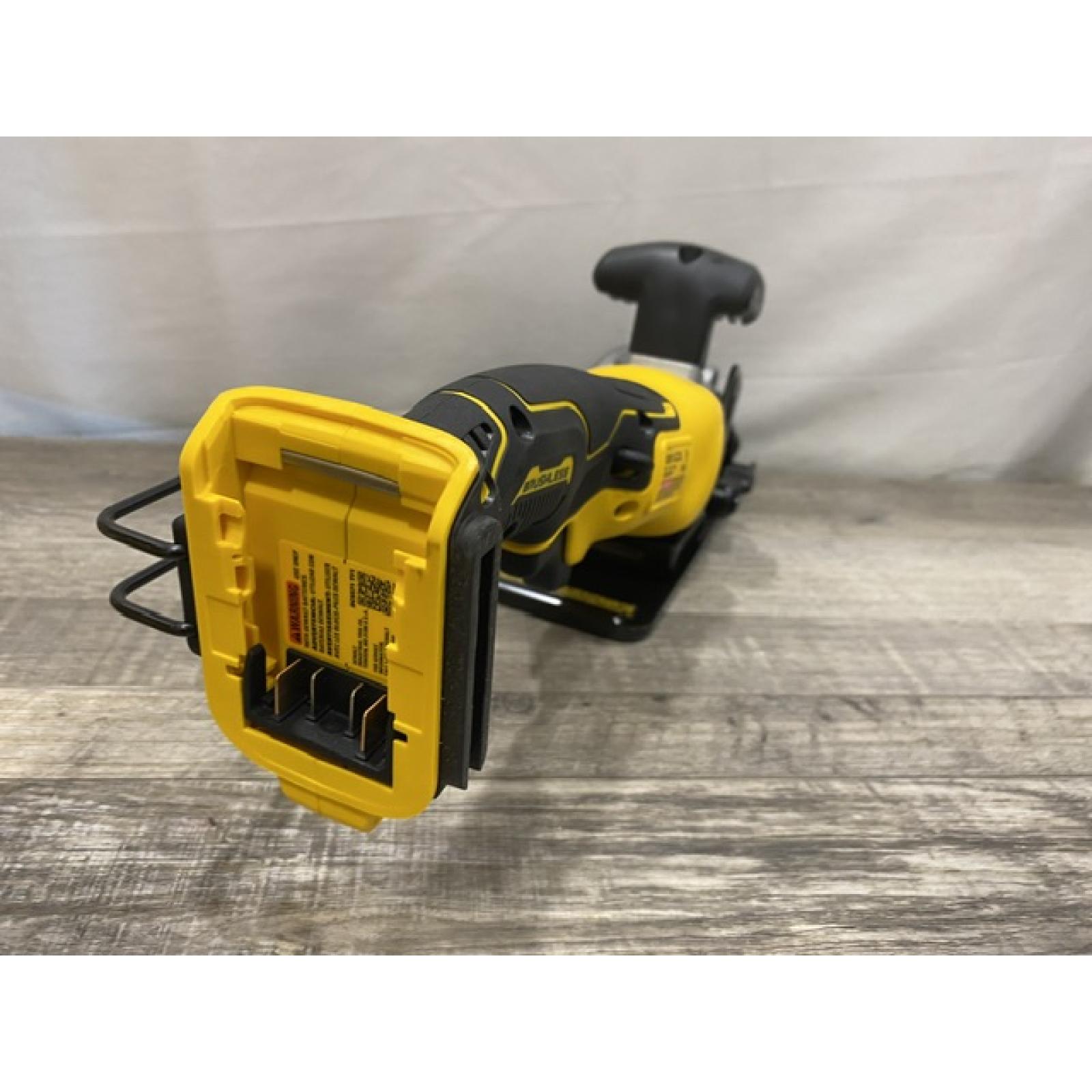 AS-IS DEWALT ATOMIC 20V MAX Cordless Brushless 4-1/2 in. Circular Saw (Tool Only)